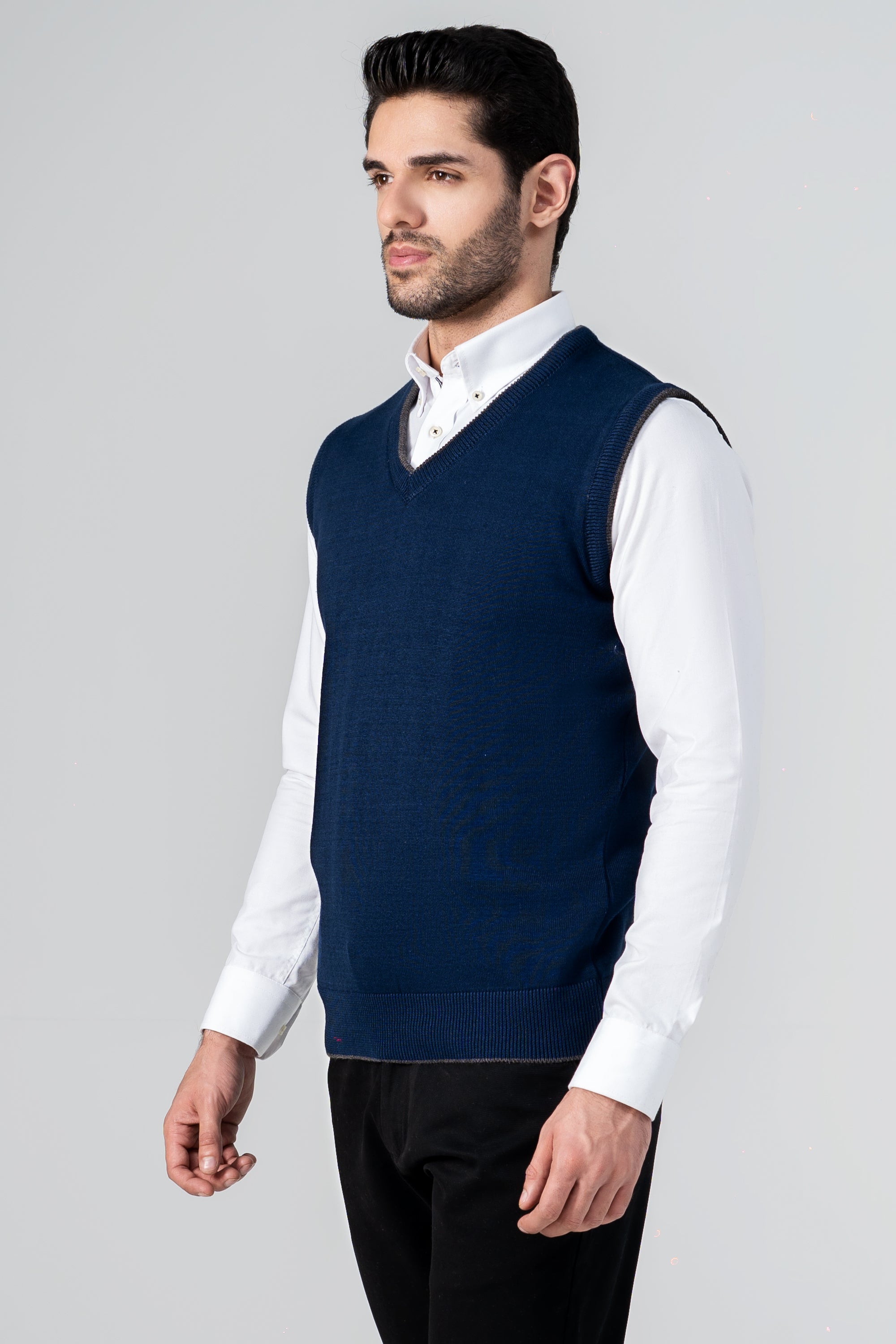 SLEEVELESS V Neck SWEATER NAVY