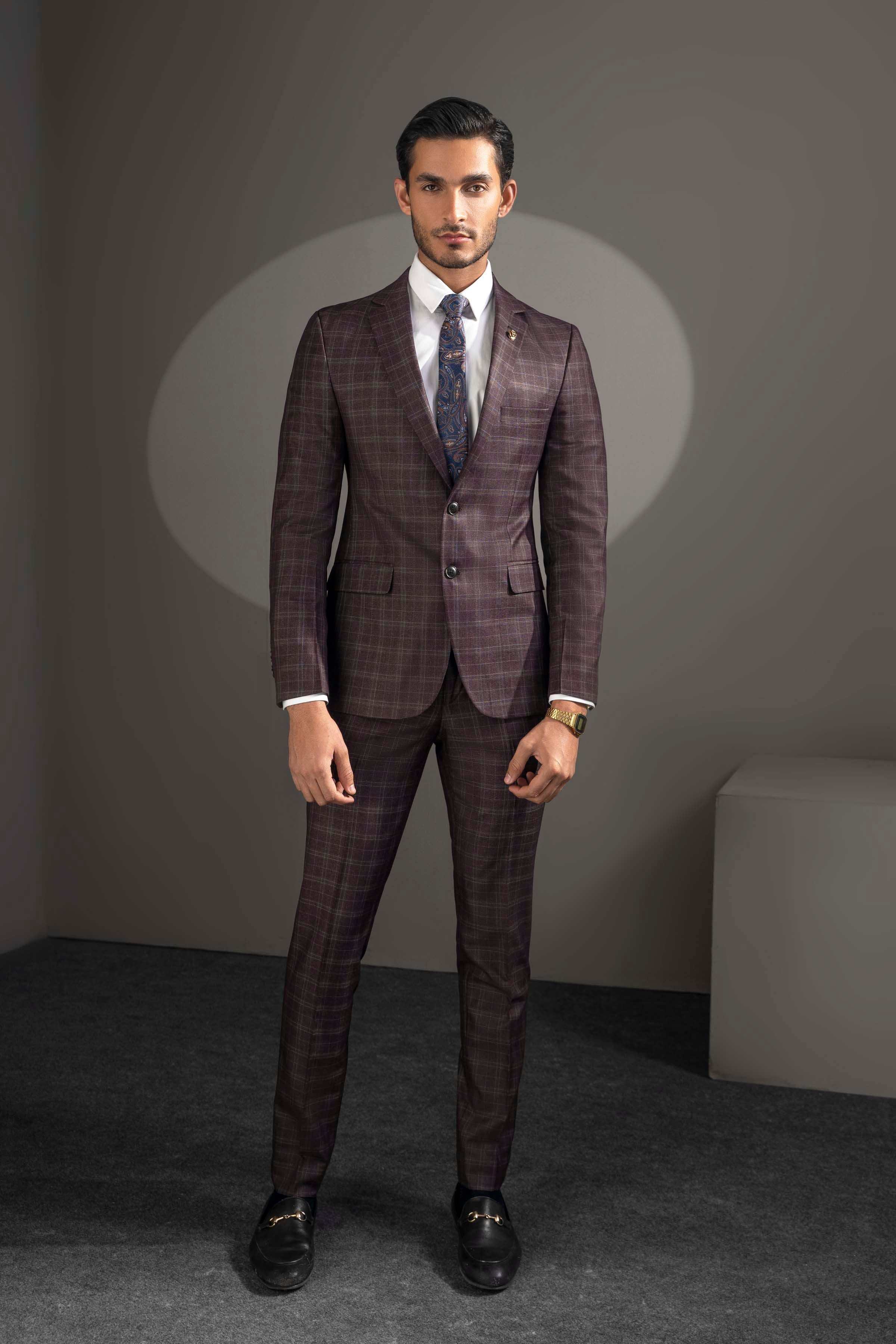 Men's 2-piece suit in dark maroon plaid, single-breasted jacket and trousers