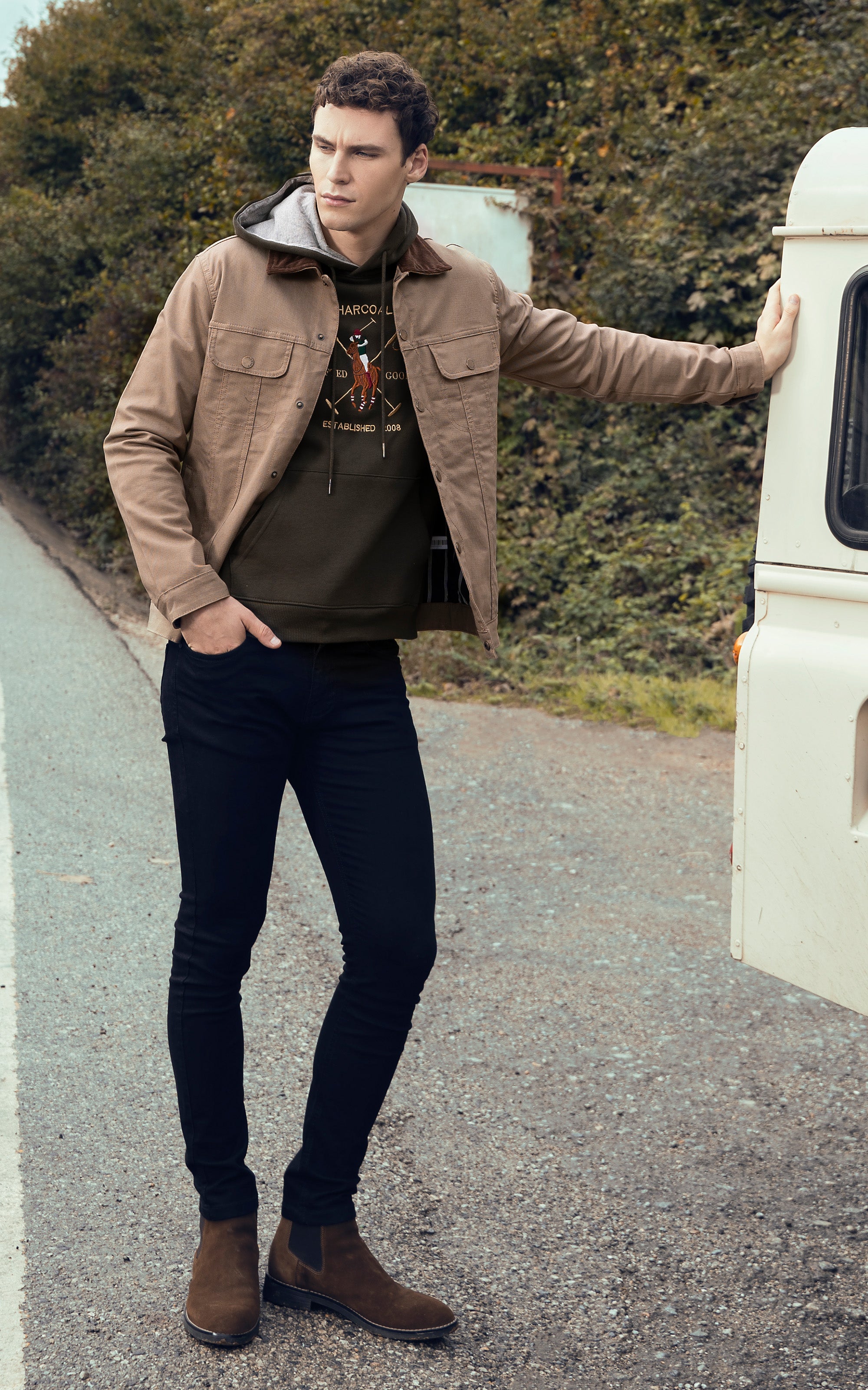Textured button-up collar jacket in khaki with two chest flap pockets and button front