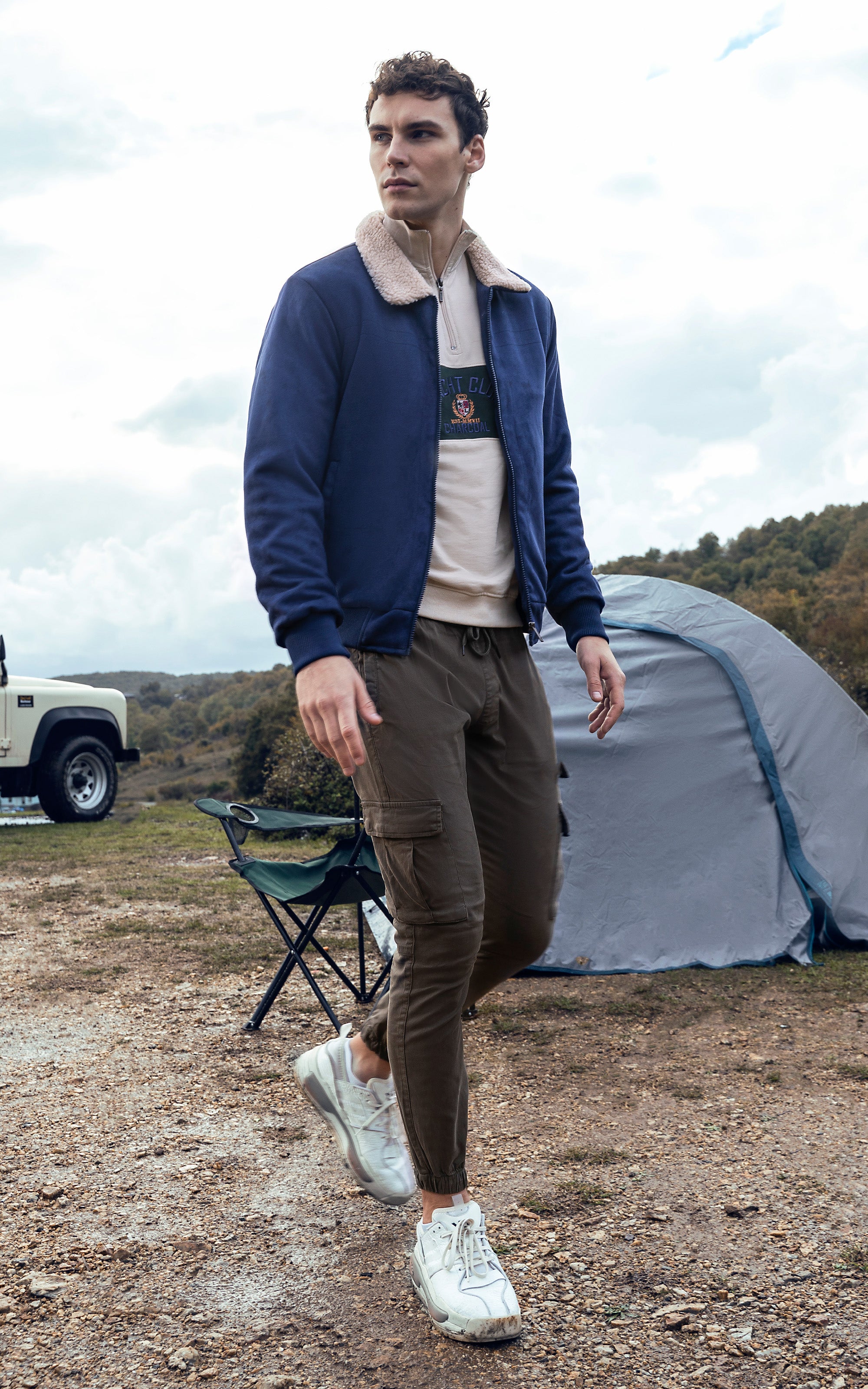 Blue suede fur-collar jacket with beige sherpa lining