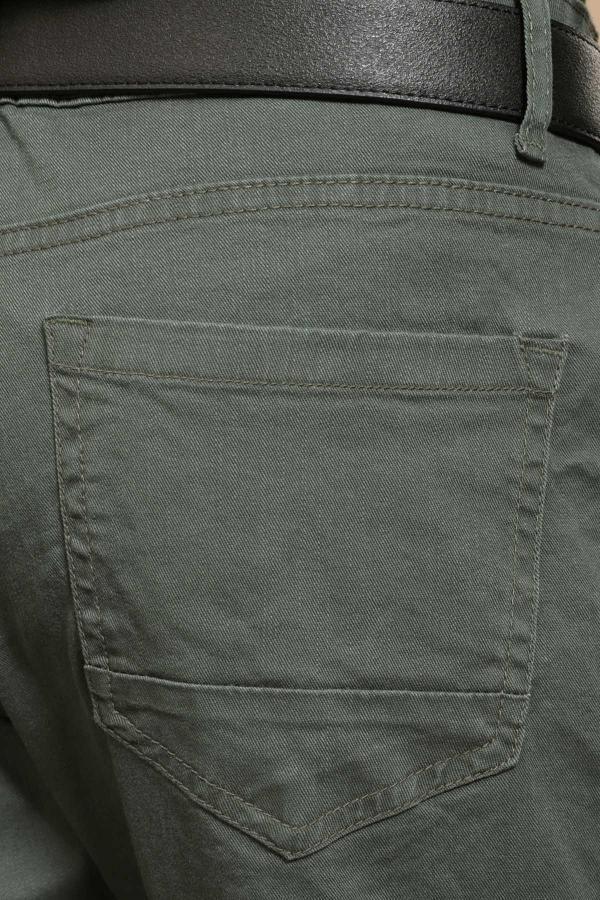 Olive 5-pocket pants detail: stitched front pocket