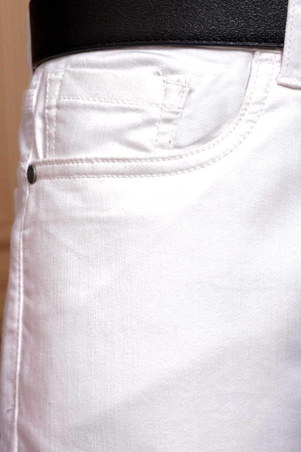 White 5-pocket pants close-up of coin pocket and stitching