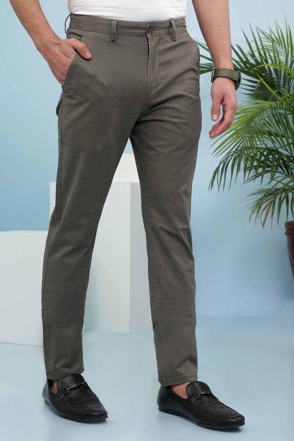 Olive green cross-pocket pants, slim fit with belt loops and zip fly