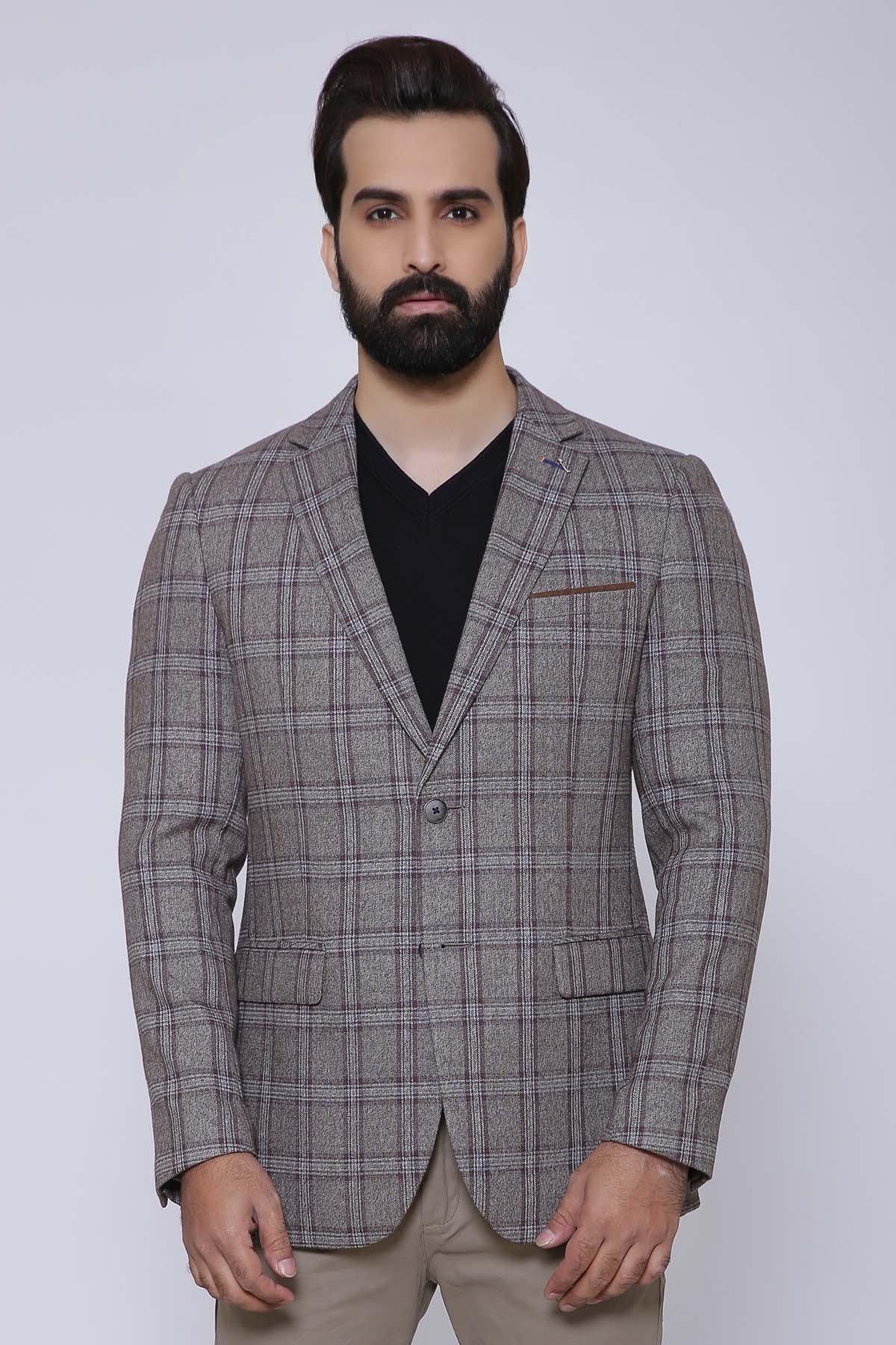 Slim-fit casual coat in light brown plaid, notched lapels and single-breasted front.
