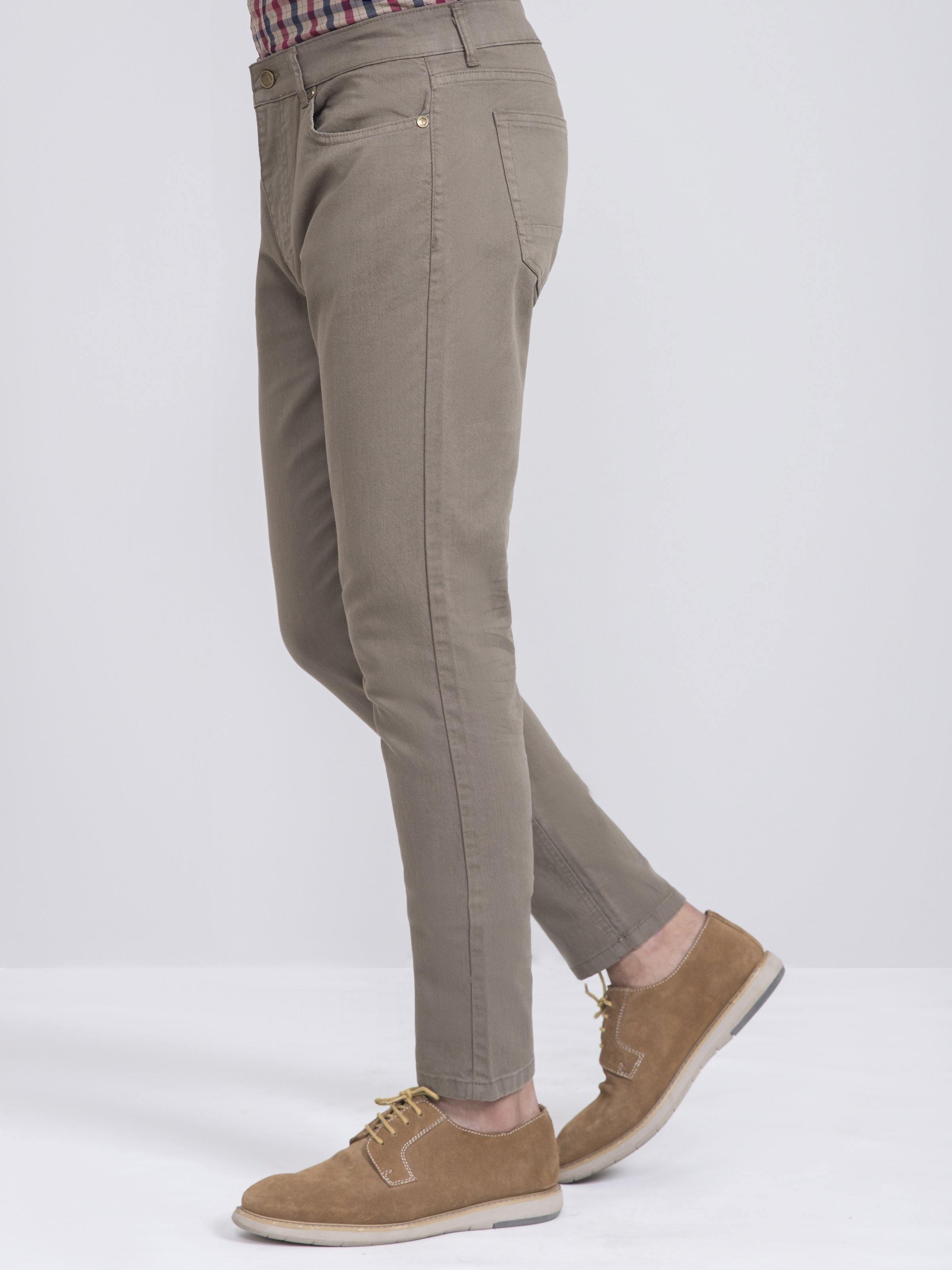 Light olive slim-fit 5-pocket casual pants, tapered leg and side seam