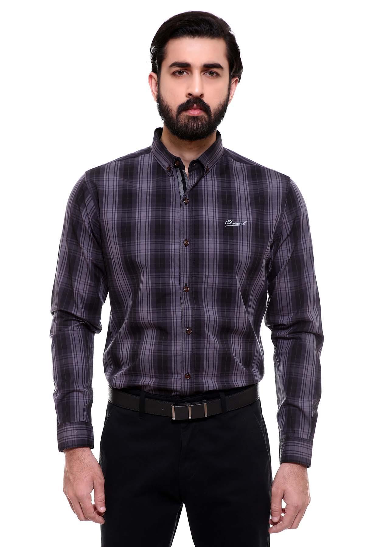 Slim-fit black-and-grey plaid full-sleeve casual shirt, button-front and curved hem