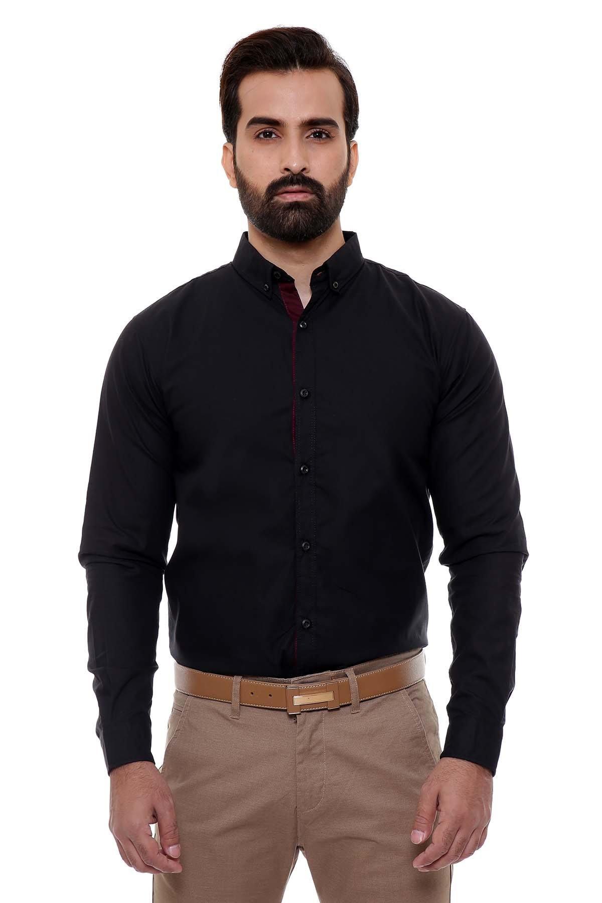 Slim-fit black casual button-up shirt with long sleeves, front buttons and collar.