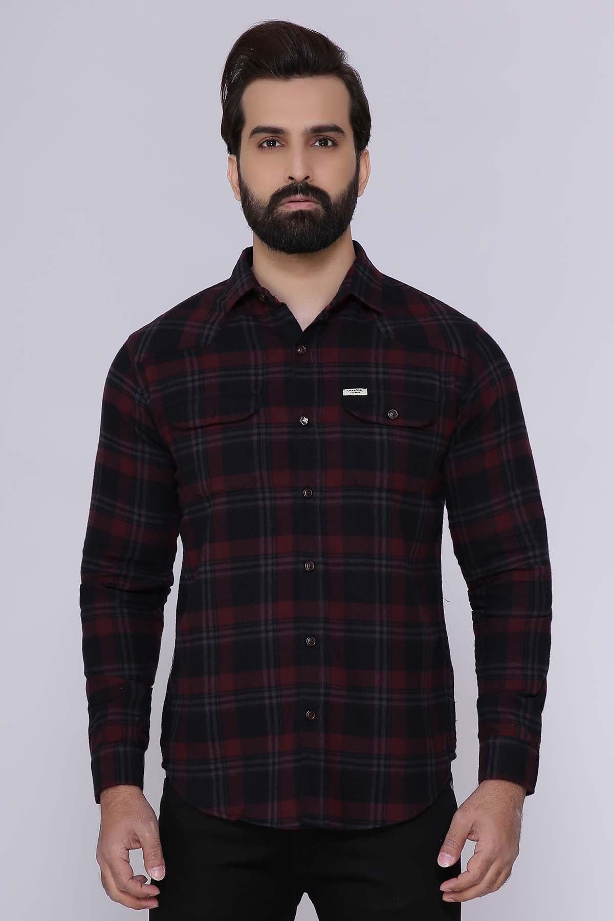 Slim-fit casual long-sleeve shirt, dark plaid with chest flap pockets and buttons