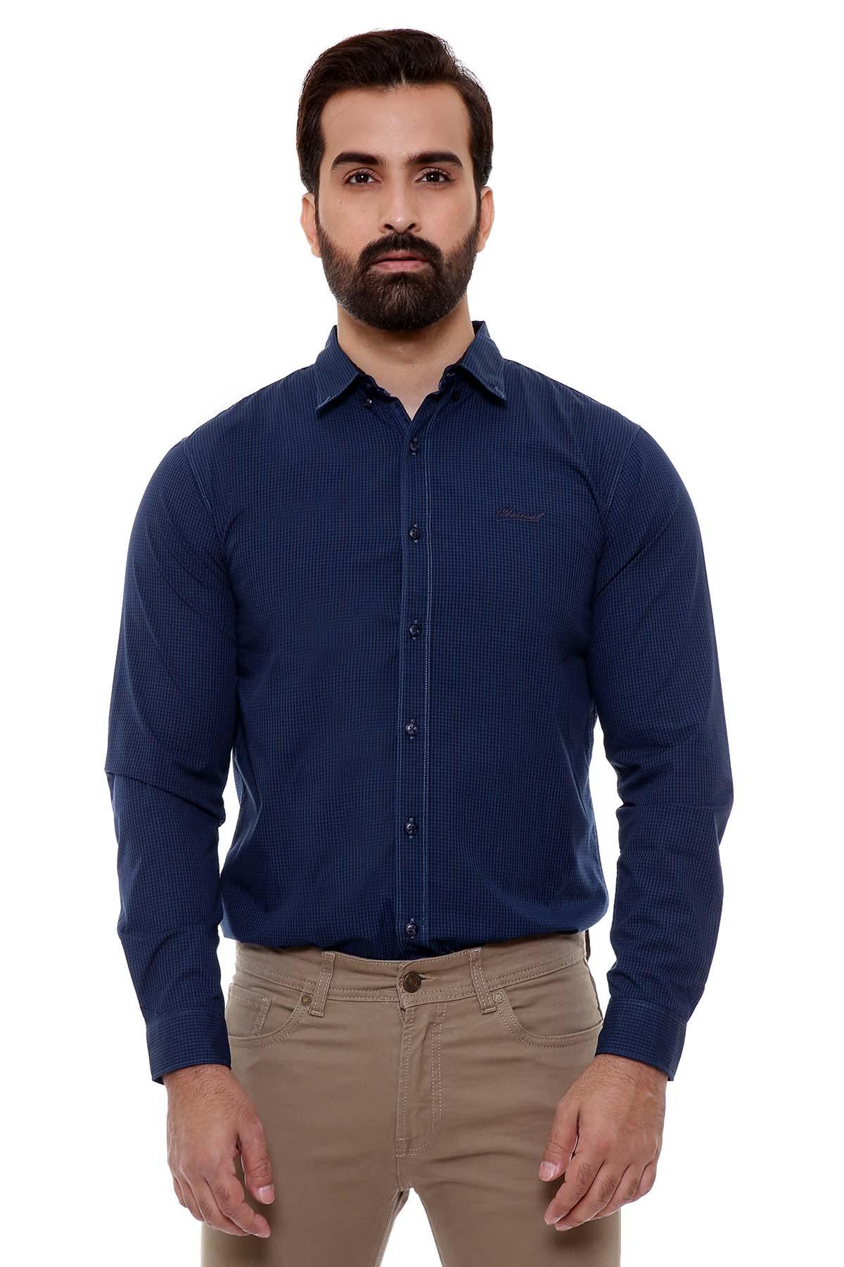 Slim-fit long-sleeve casual shirt, blue with button front and pointed collar