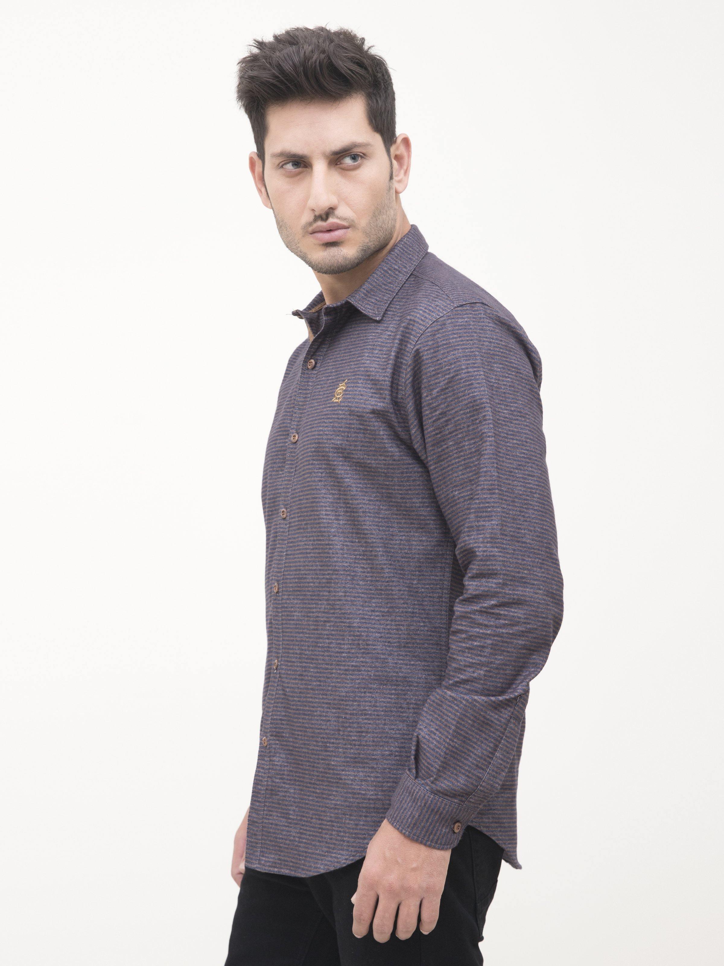 Casual long-sleeve shirt, dark blue; button placket; chest logo