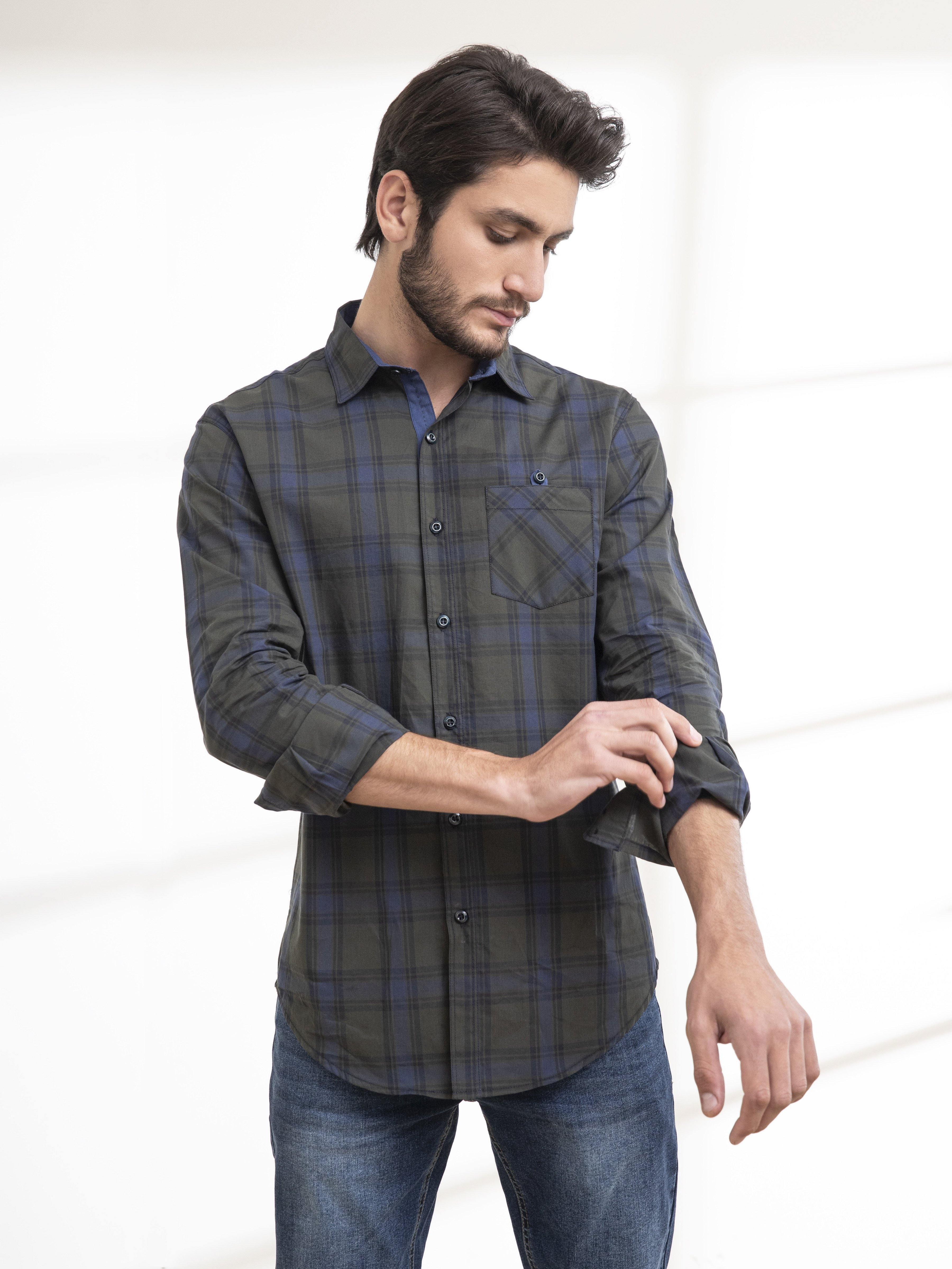 Men's dark green plaid full-sleeve casual shirt with button front and chest pocket