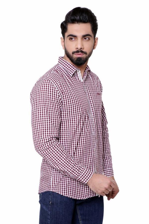 Casual full-sleeve shirt in maroon and white check, button-front and collar