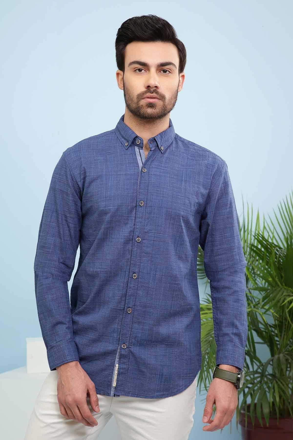 Royal blue slim-fit casual full-sleeve shirt, button-front and spread collar