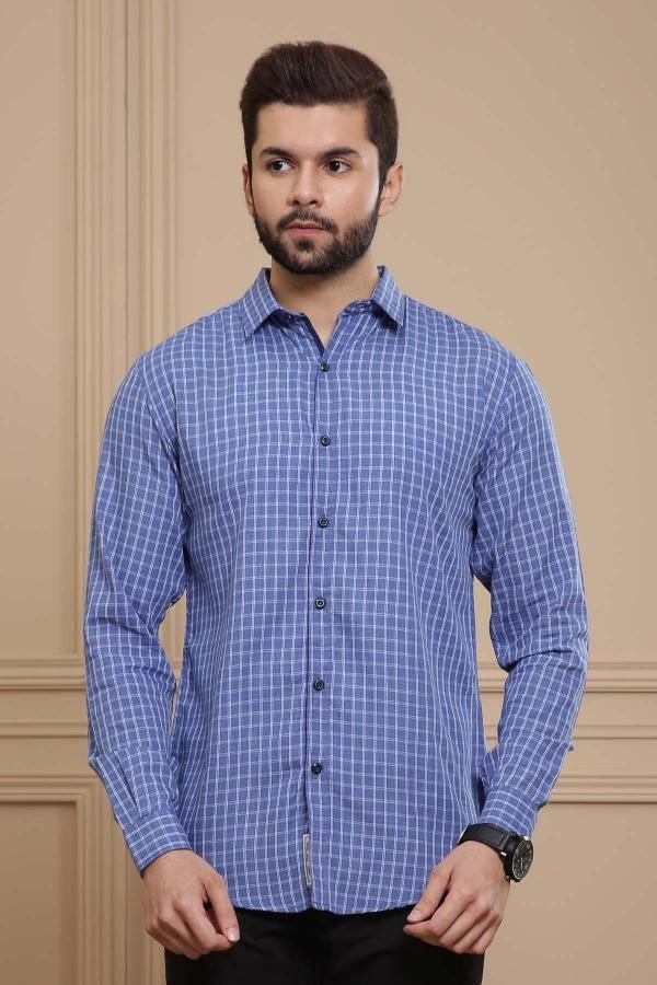 Slim-fit casual shirt, blue with white check pattern and button-down collar