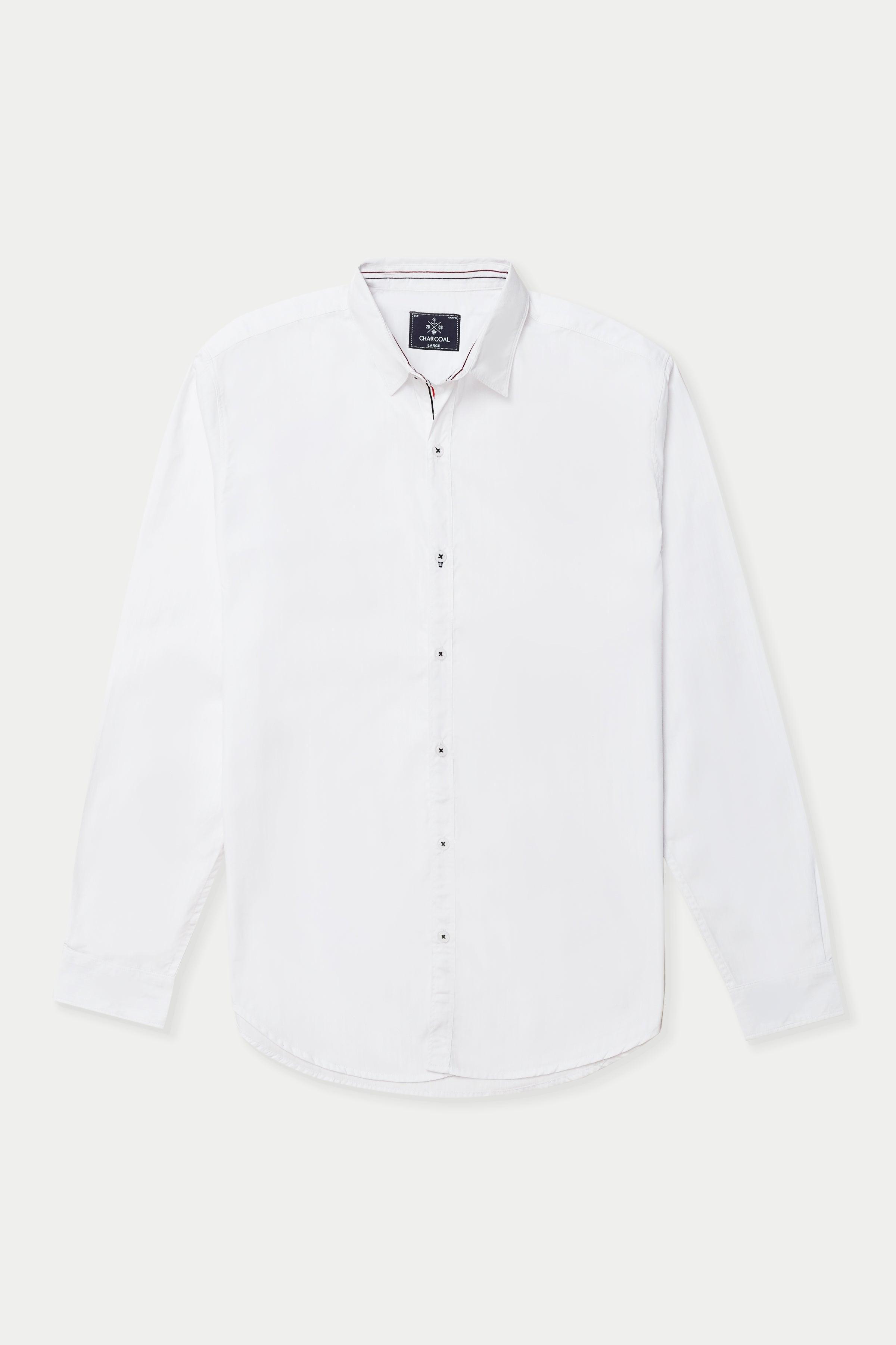 Casual shirt in white with button front and spread collar