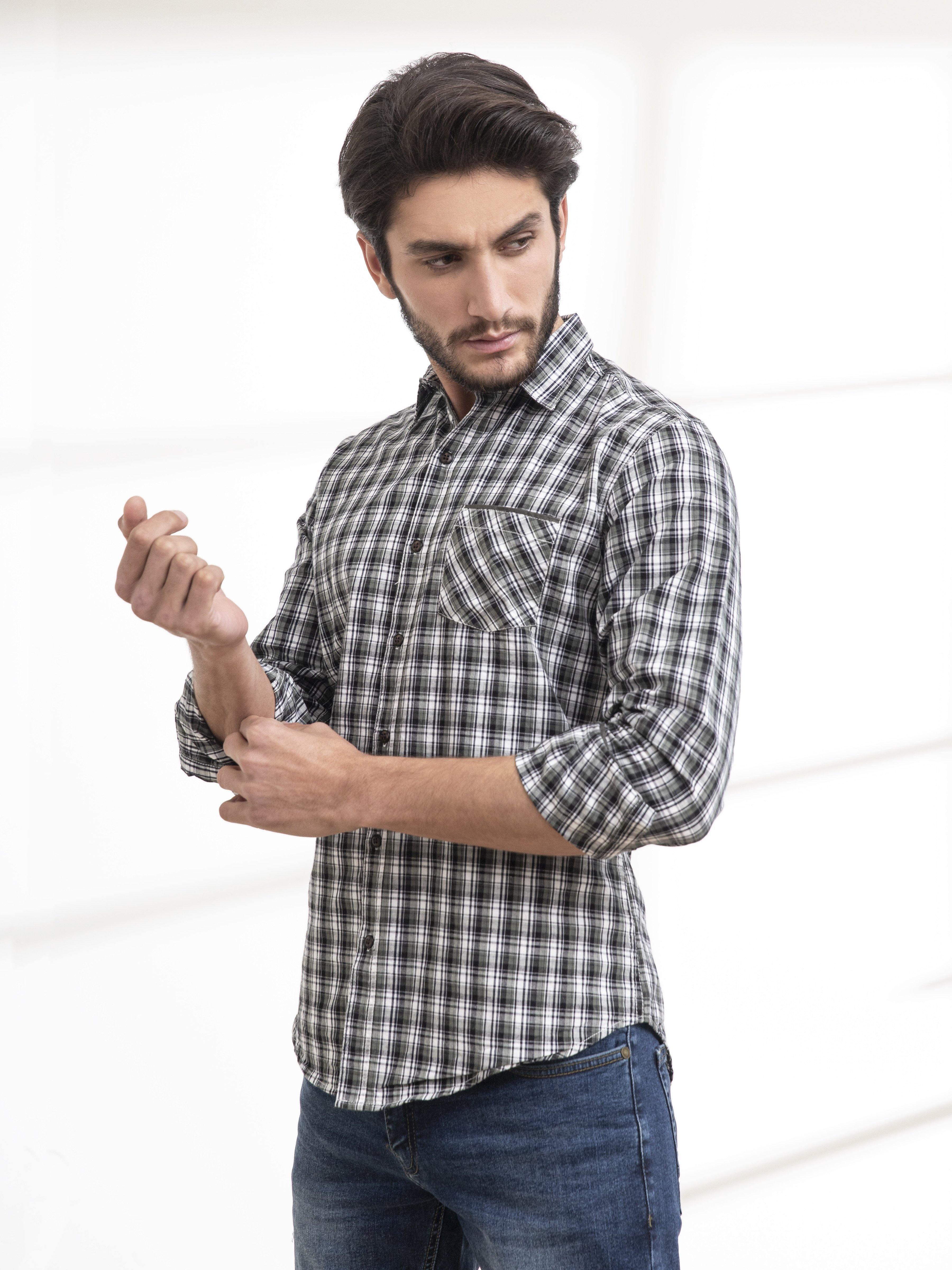 Men’s green-and-white check full-sleeve button-up shirt with chest pocket