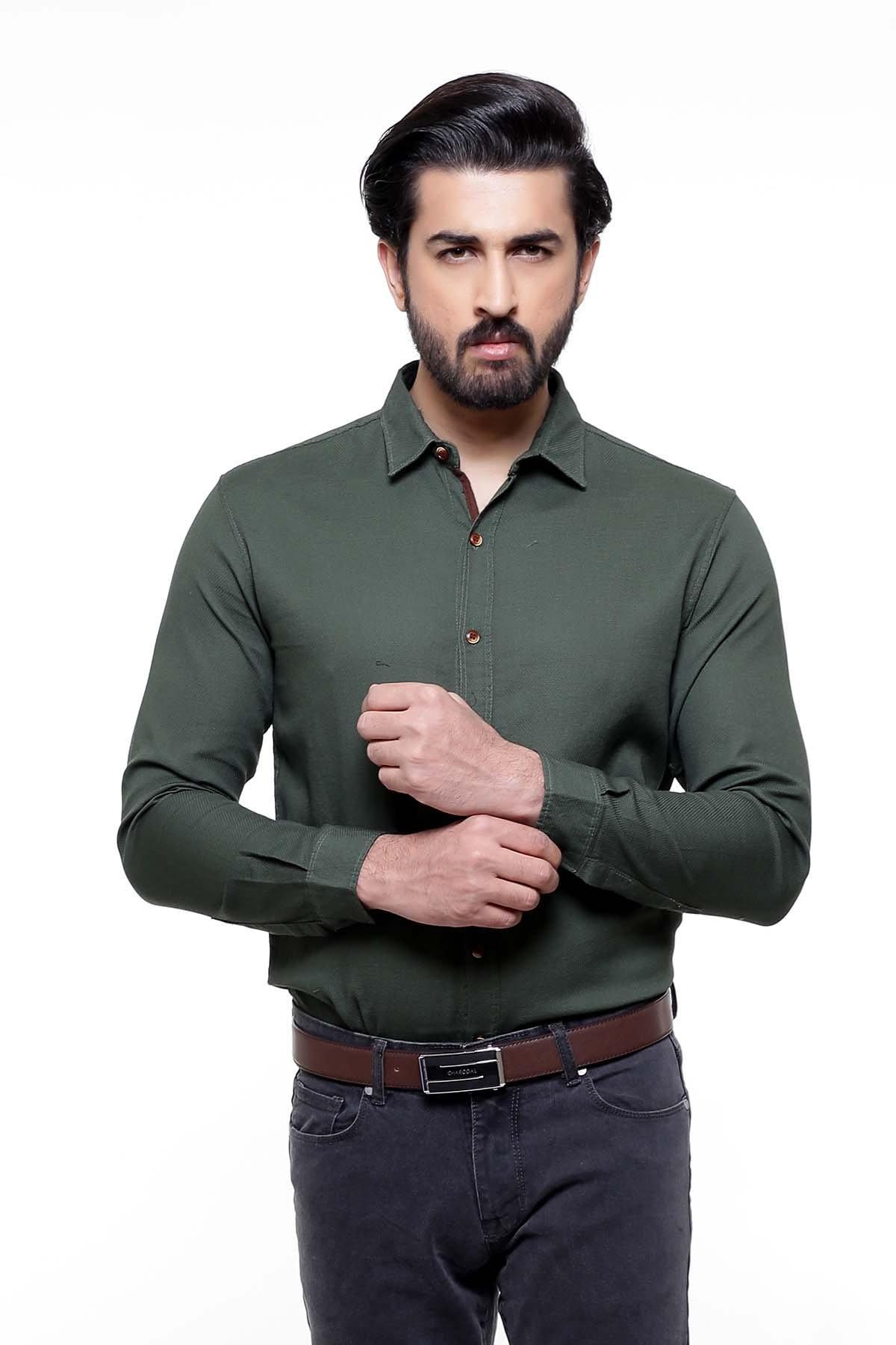 Slim-fit casual full-sleeve shirt in dark green, button-down collar