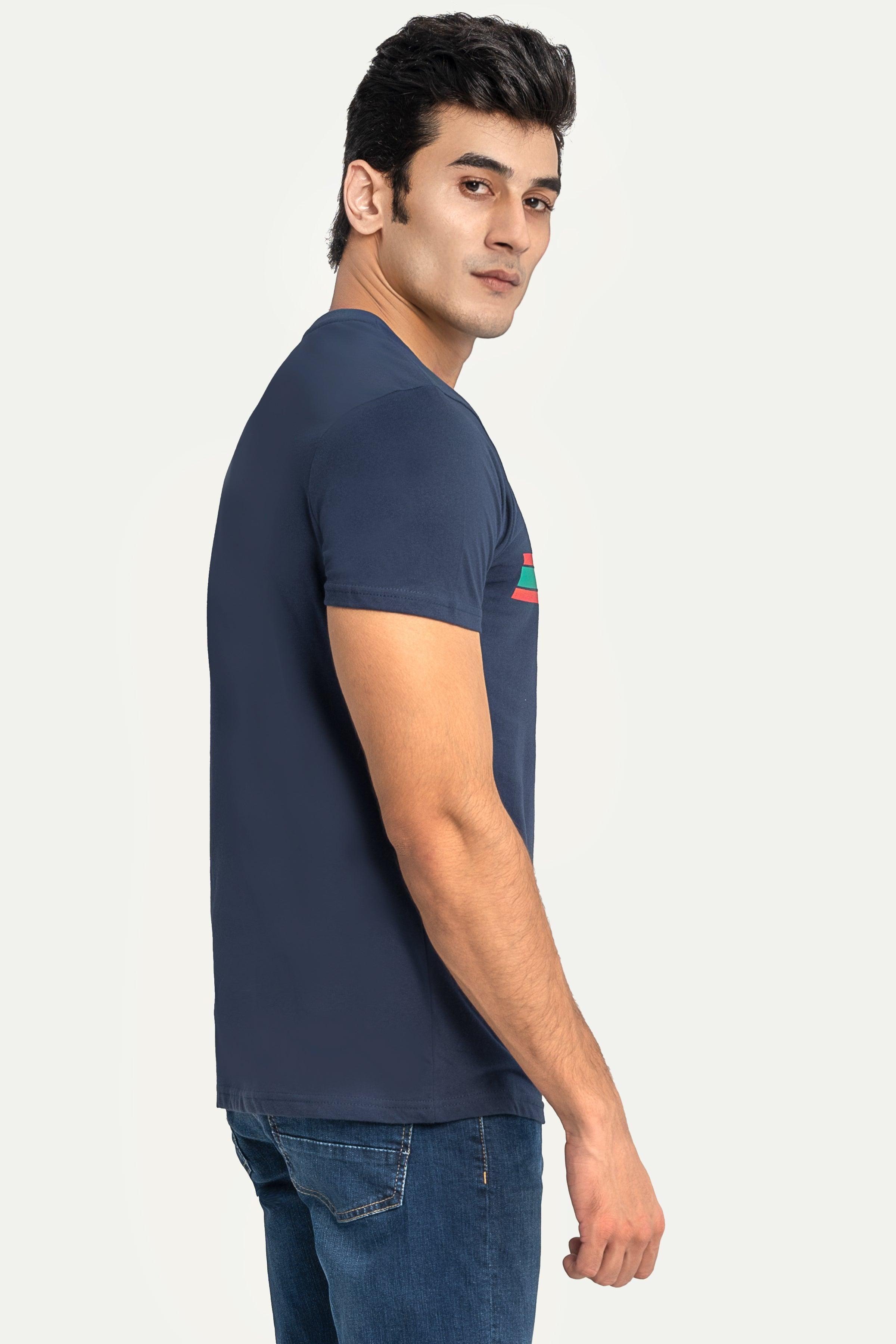 Navy graphic T-shirt with crew neck and short sleeves, side view
