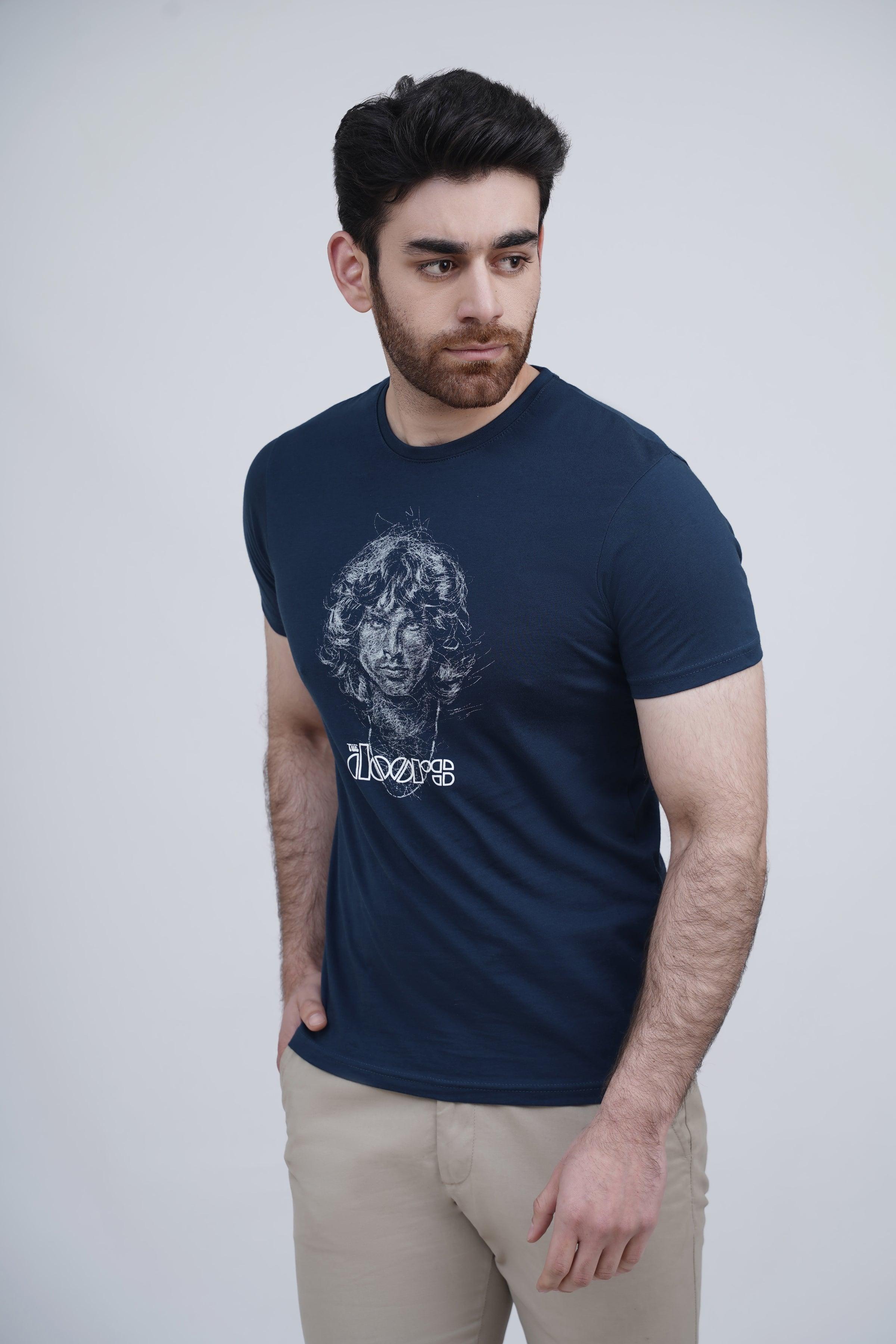Men's dark blue graphic T-shirt with face print on the chest