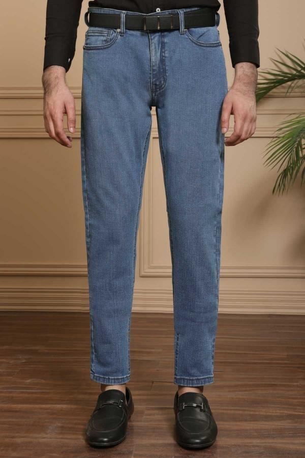 Men's slim-fit light blue denim jeans, button closure and belt loops