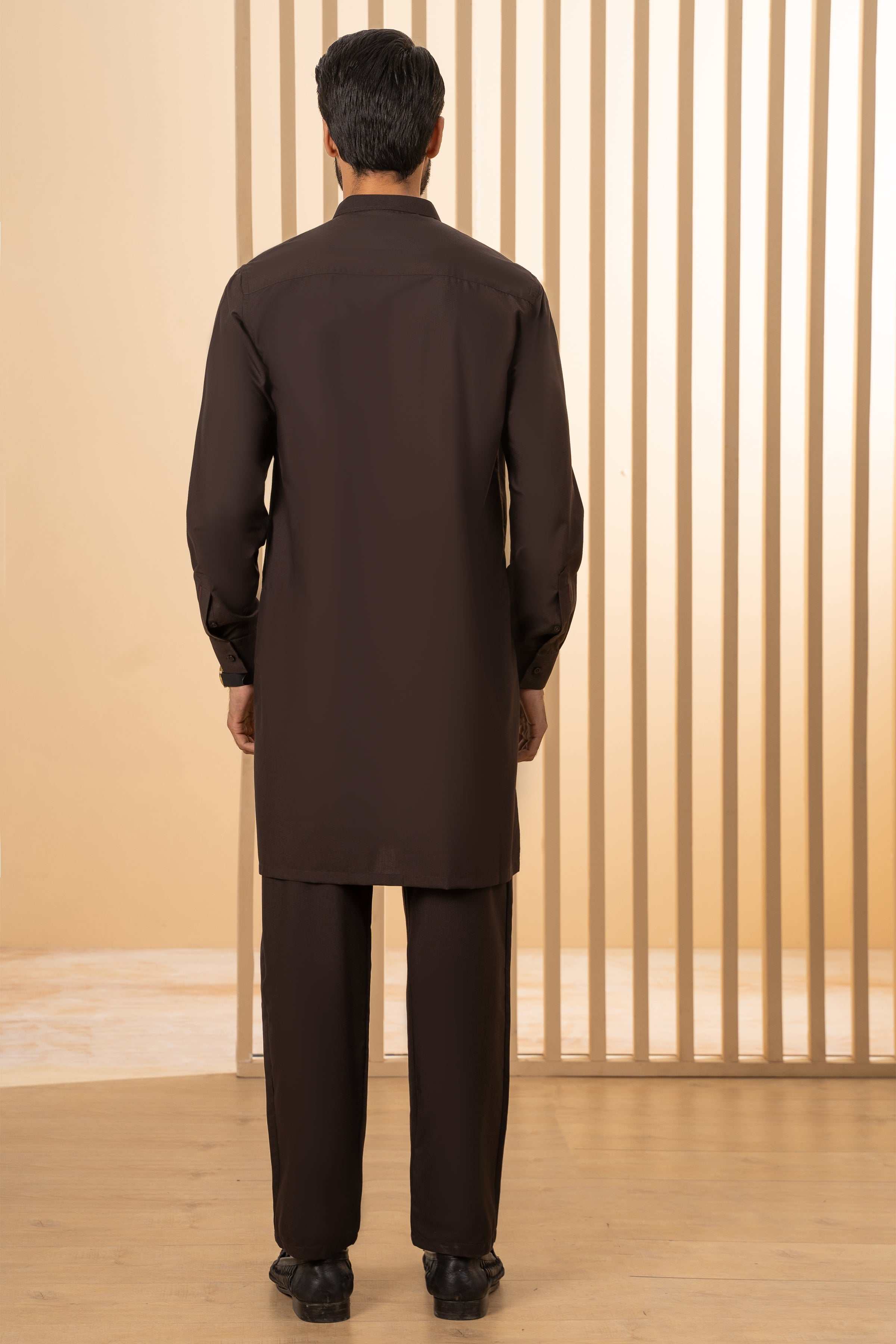 Men's dark chocolate kurta and pajama set, back view