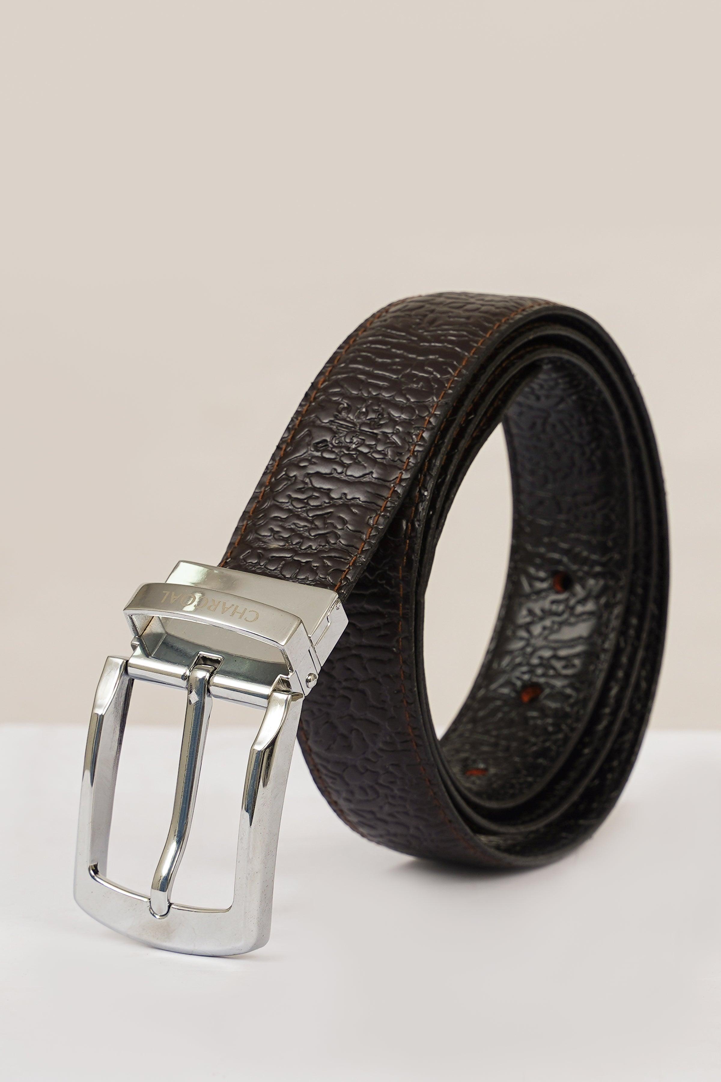 Reversible belt in dark textured leather with silver buckle and prong closure