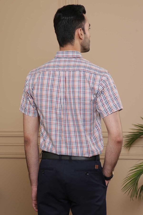 Men's slim-fit short-sleeve check shirt, back view