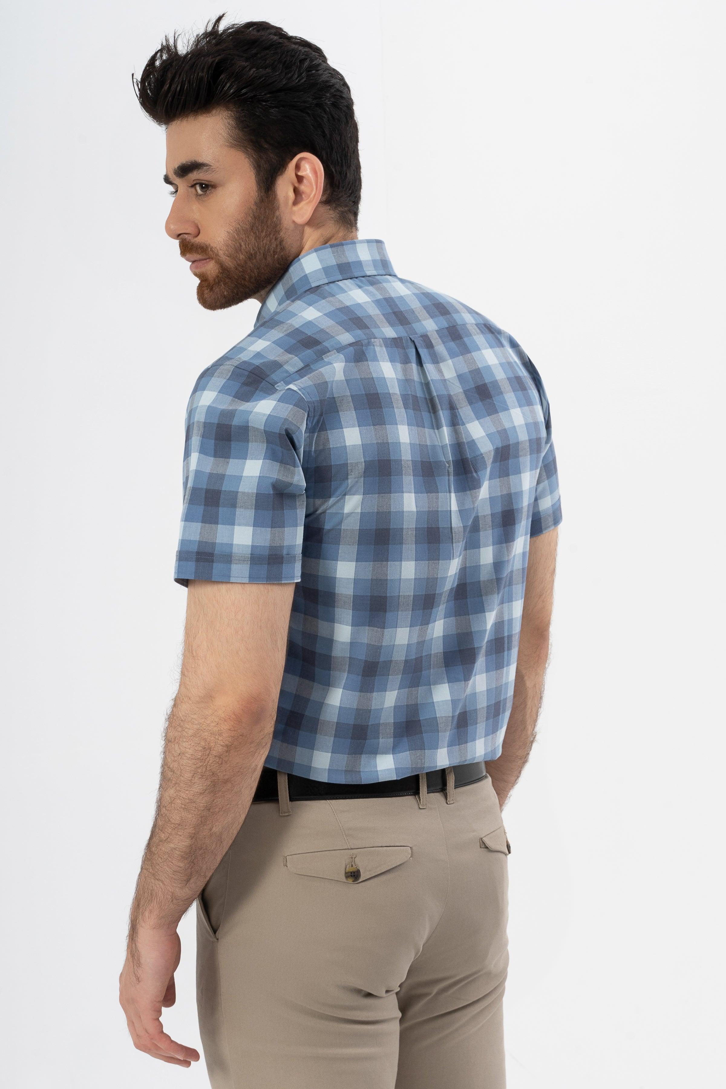 Men's sky blue check half-sleeve shirt from back, short sleeves
