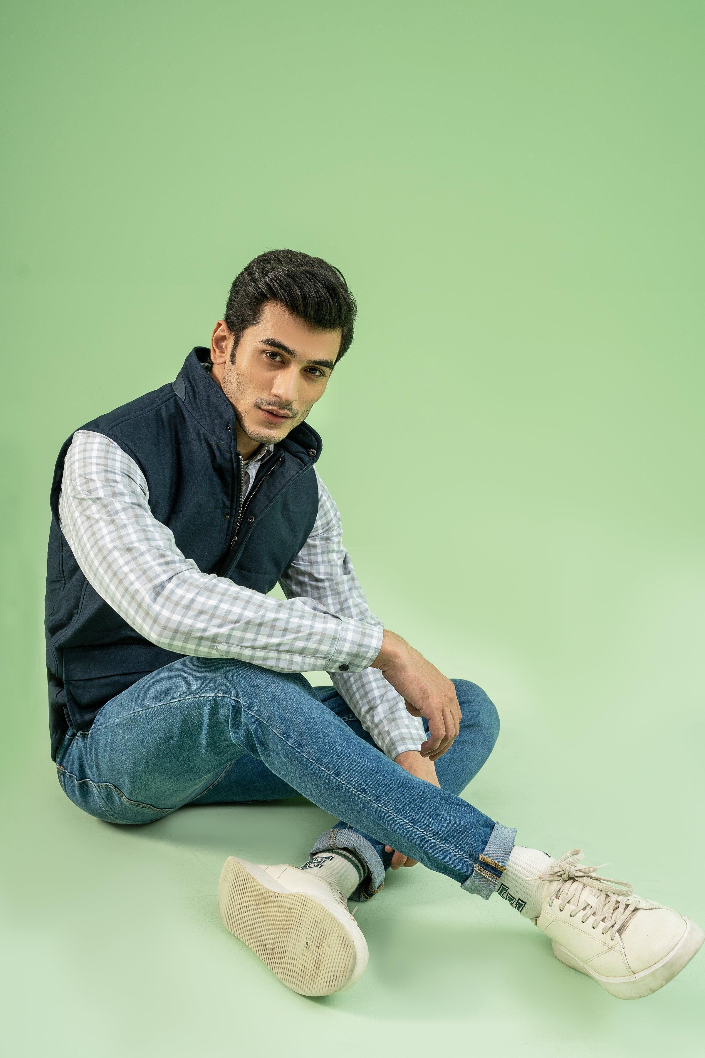 SLEEVESLESS RIPSTOP QUILTED JACKET NAVY at Charcoal Clothing