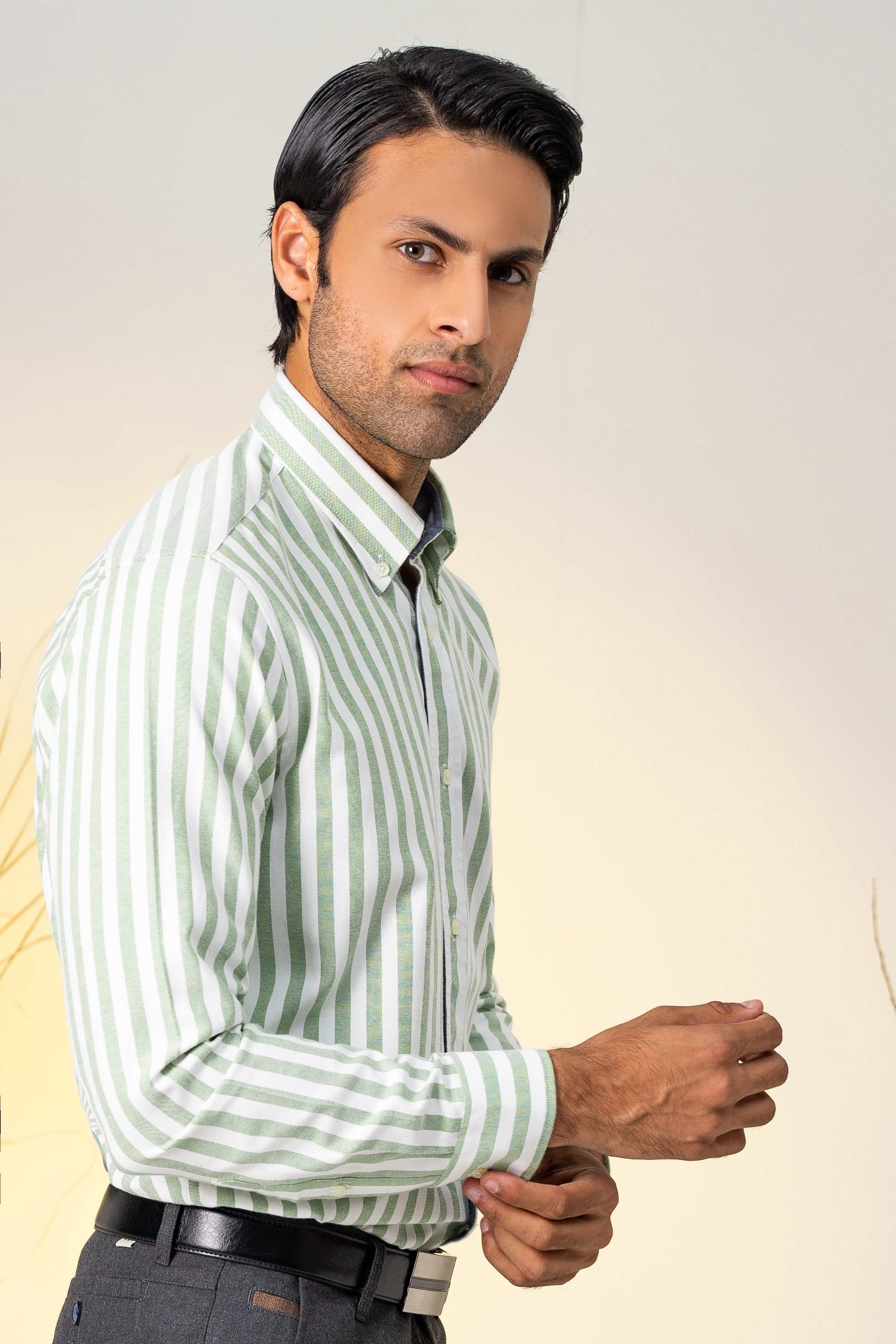 SMART SHIRT GREEN at Charcoal Clothing