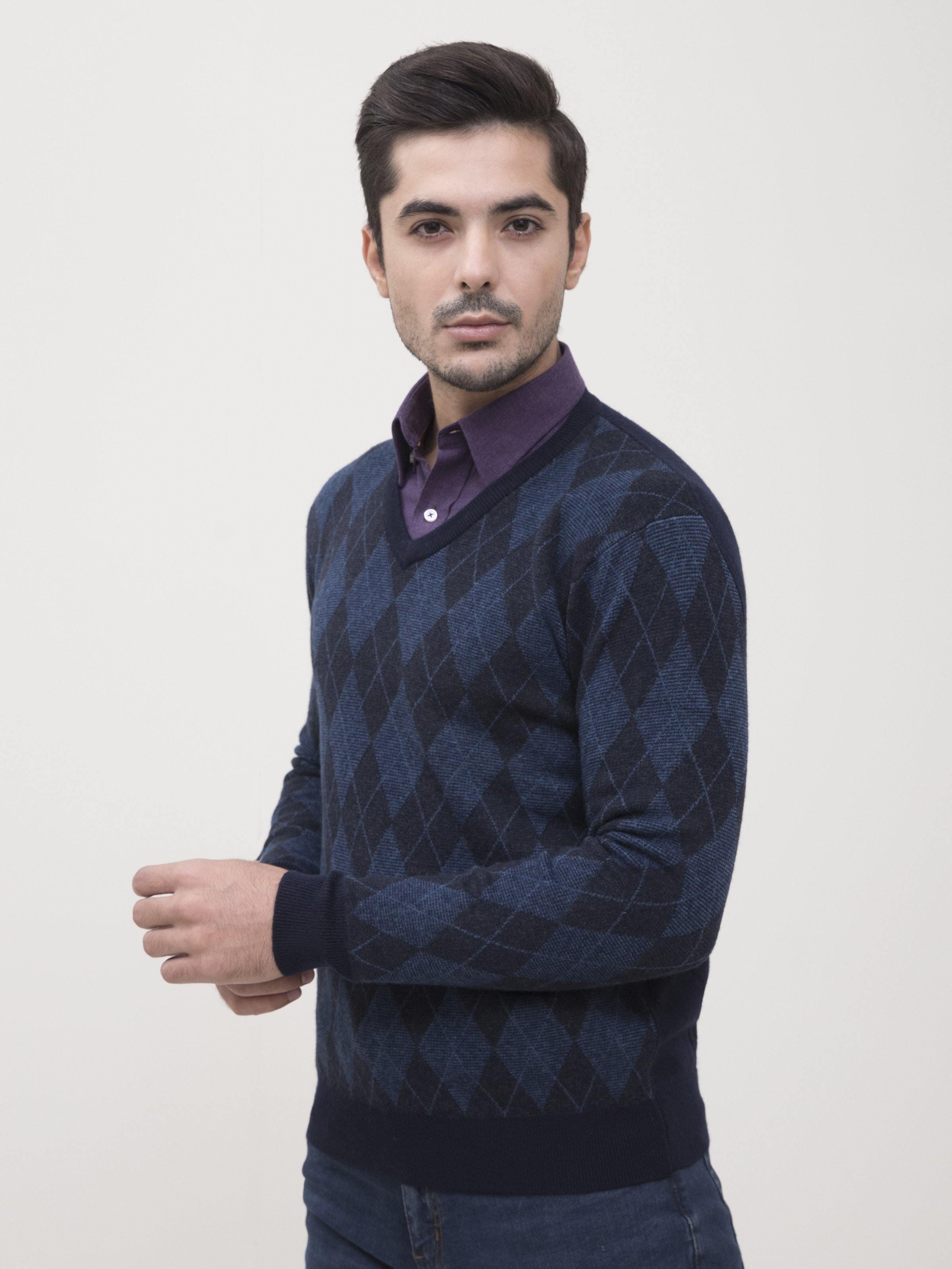Front-view navy V-neck full-sleeve sweater with diamond argyle pattern