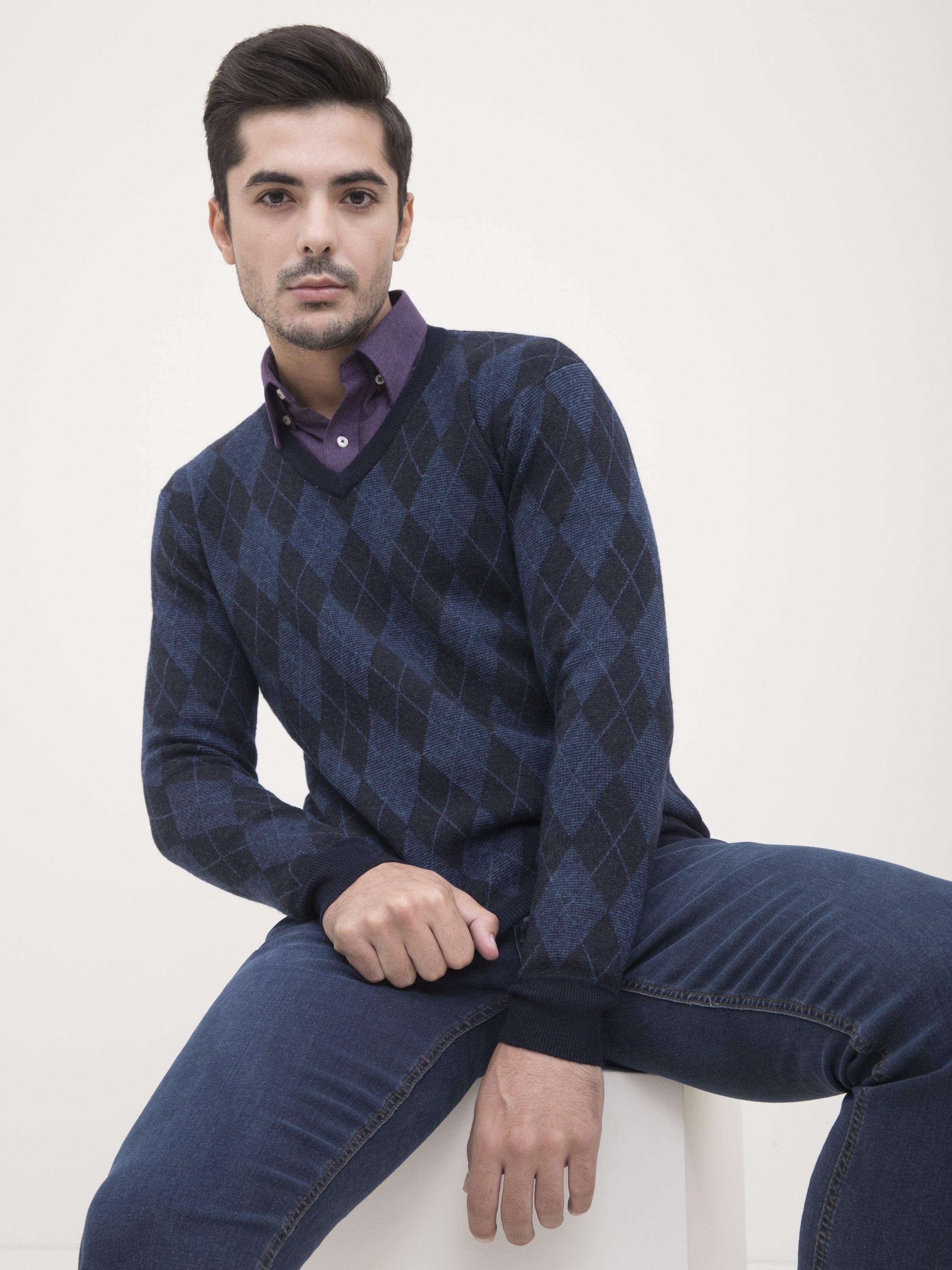 Navy V-neck full-sleeve sweater with diamond argyle pattern