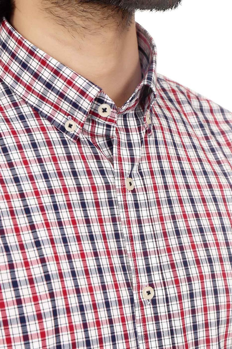 Checkered shirt neckline with maroon and navy grid, buttoned collar and top placket