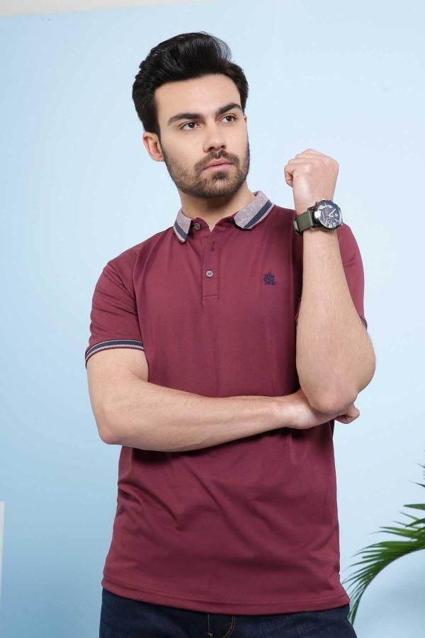 Maroon polo T-shirt with striped collar and button placket, short sleeves