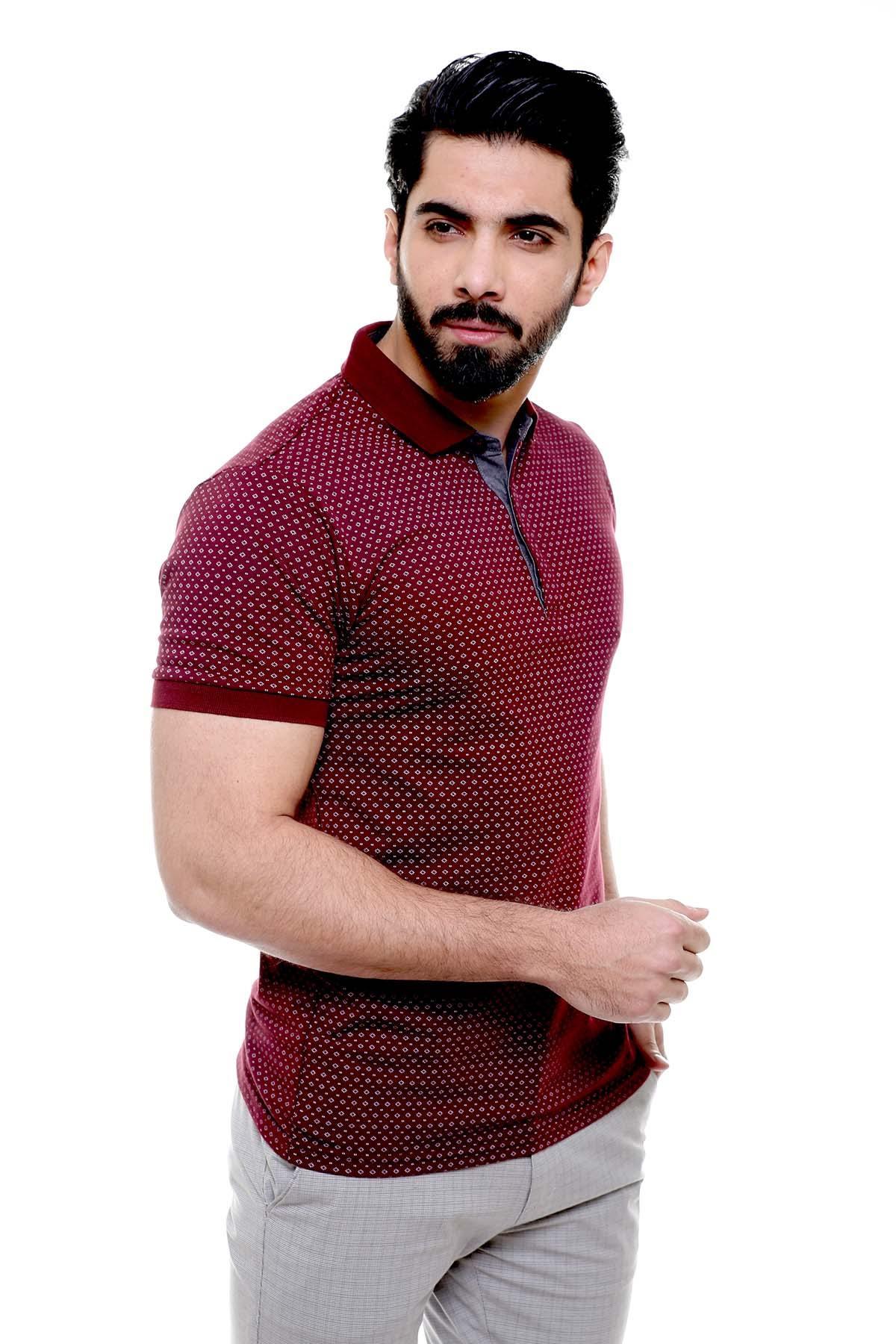 Maroon textured polo shirt with short sleeves and buttoned collar