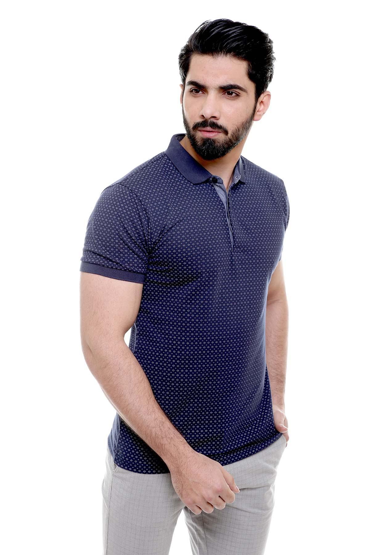Men's navy polo T-shirt with collar and button placket, short sleeves, micro pattern