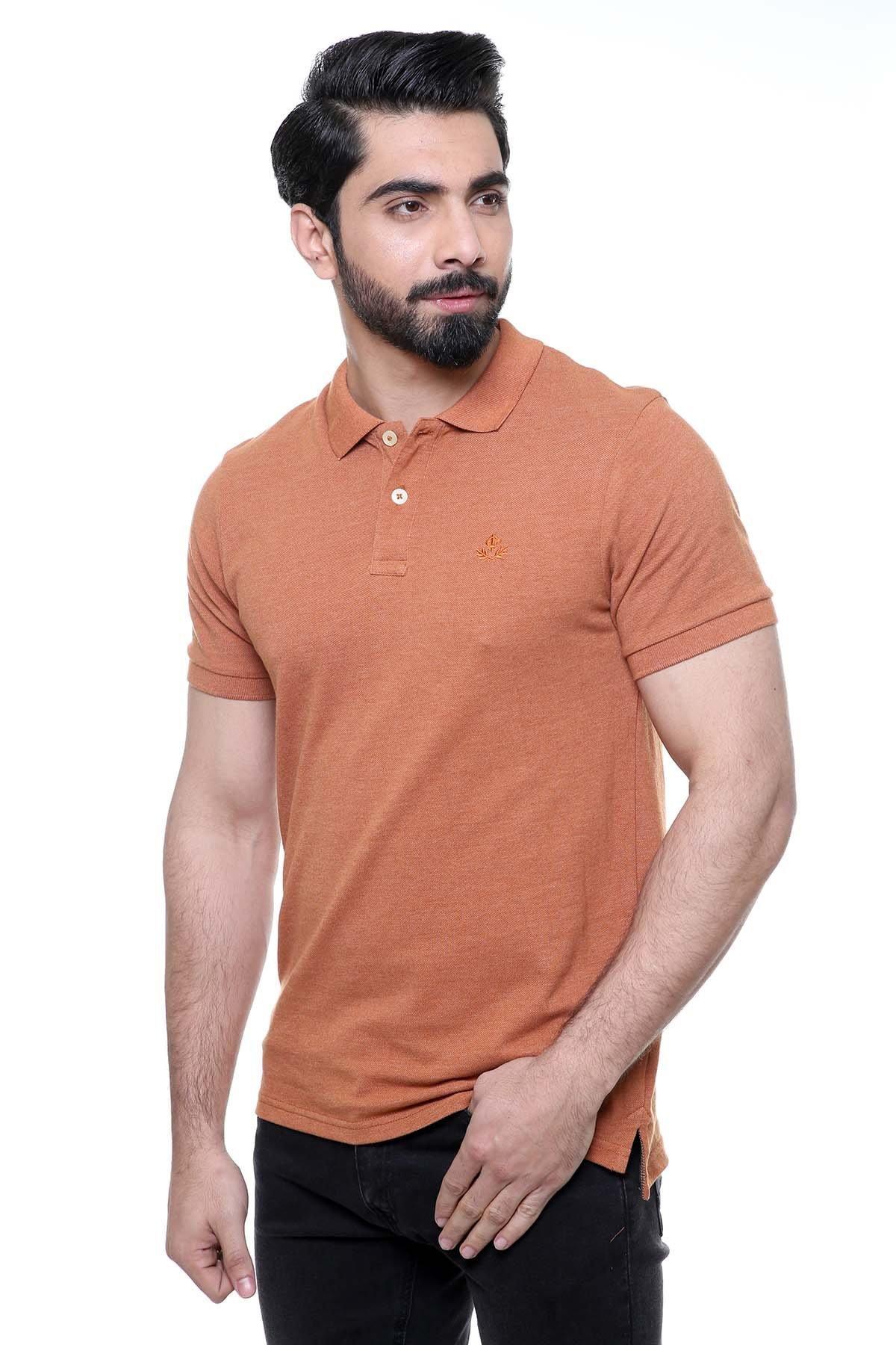 Rust polo shirt with short sleeves and button placket