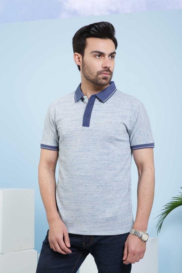 Polo shirt in light heather gray with sky-blue collar and placket, short sleeves