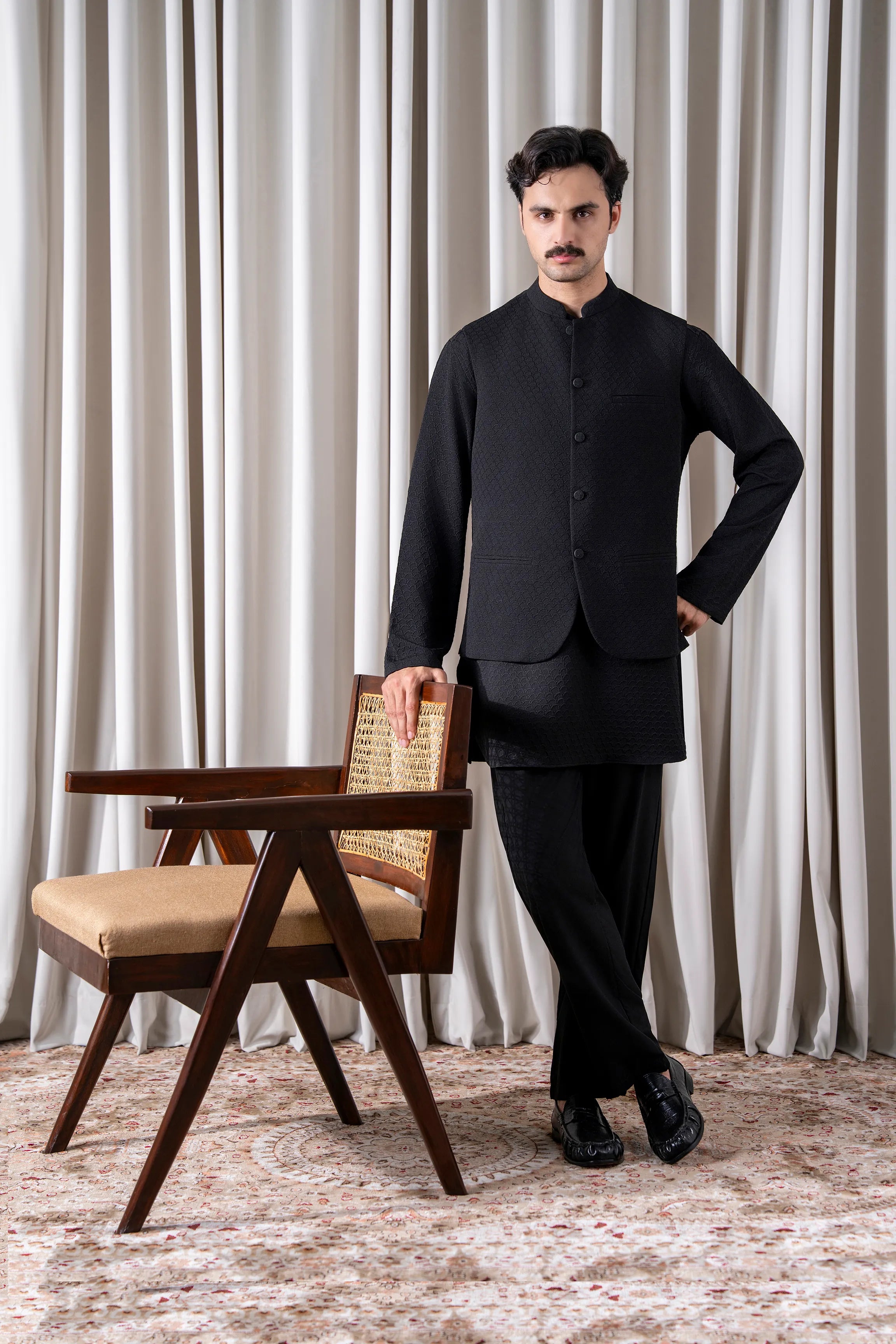 JACQUARD TEXTURED WAISTCOAT | SIGNATURE COLLECTION BLACK