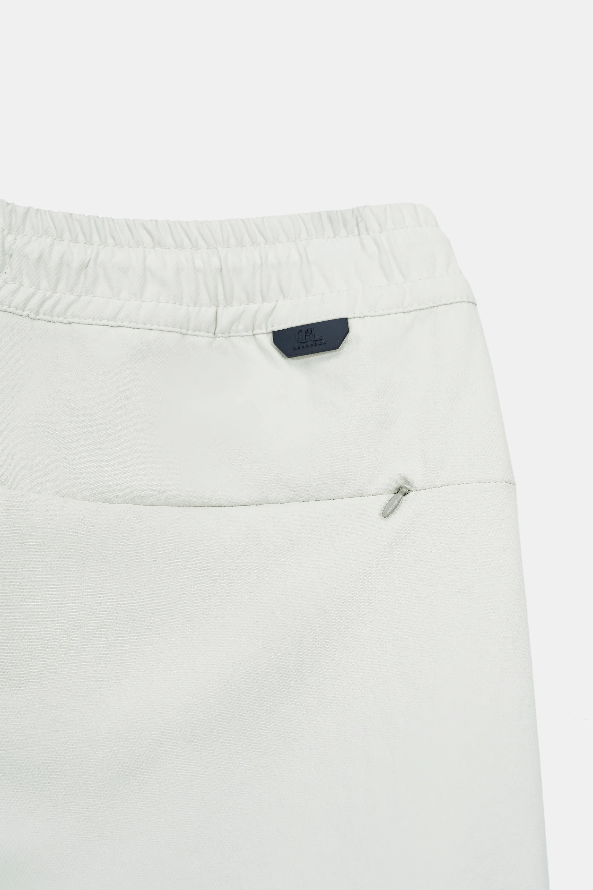 Light-color regular-fit shorts, waistband with drawstring and side pocket opening