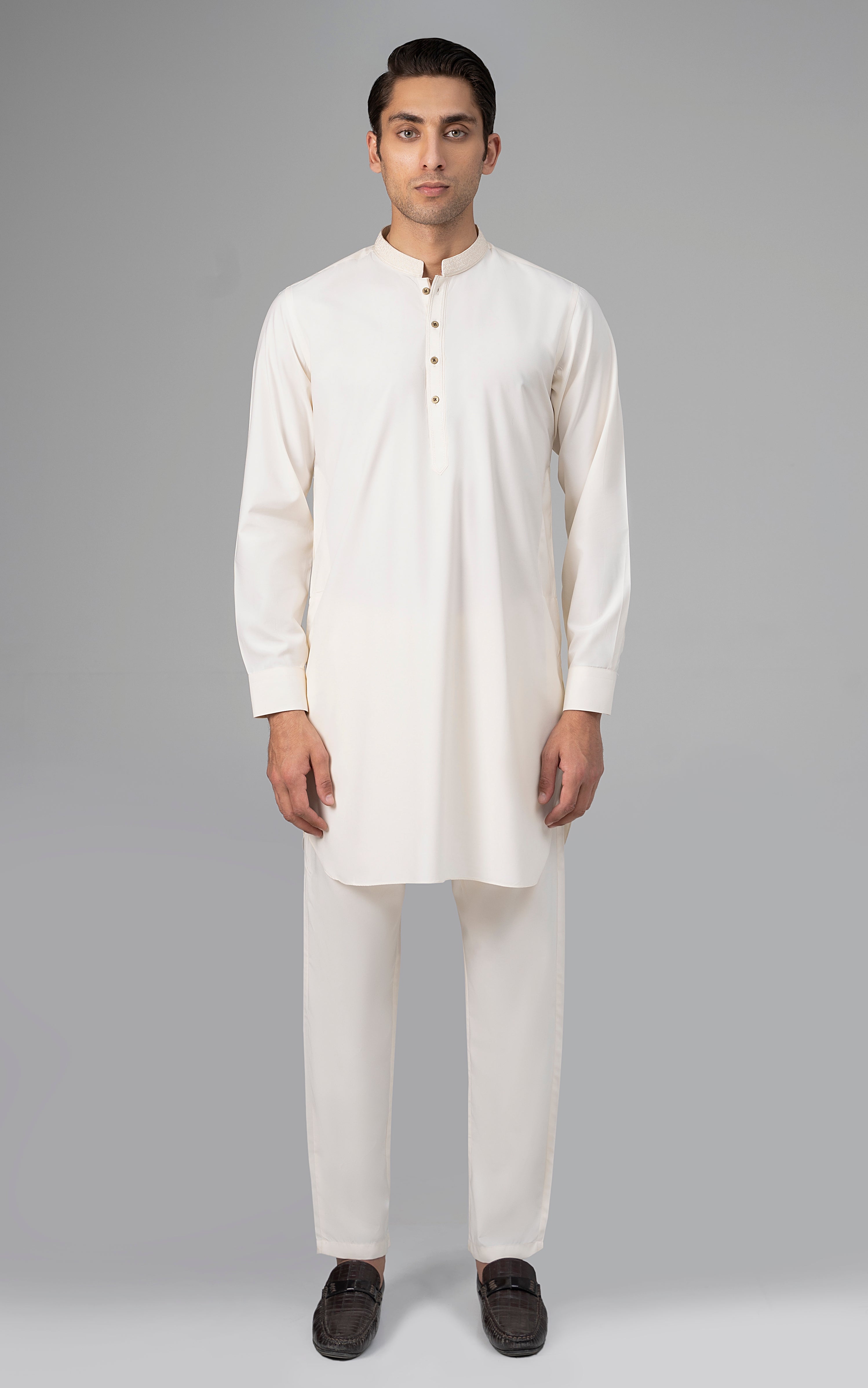 Striking Sangeet Kurta Pyjama at best price in Jodhpur by Shri Bharat  Worldwide Private Limited | ID: 3048559673