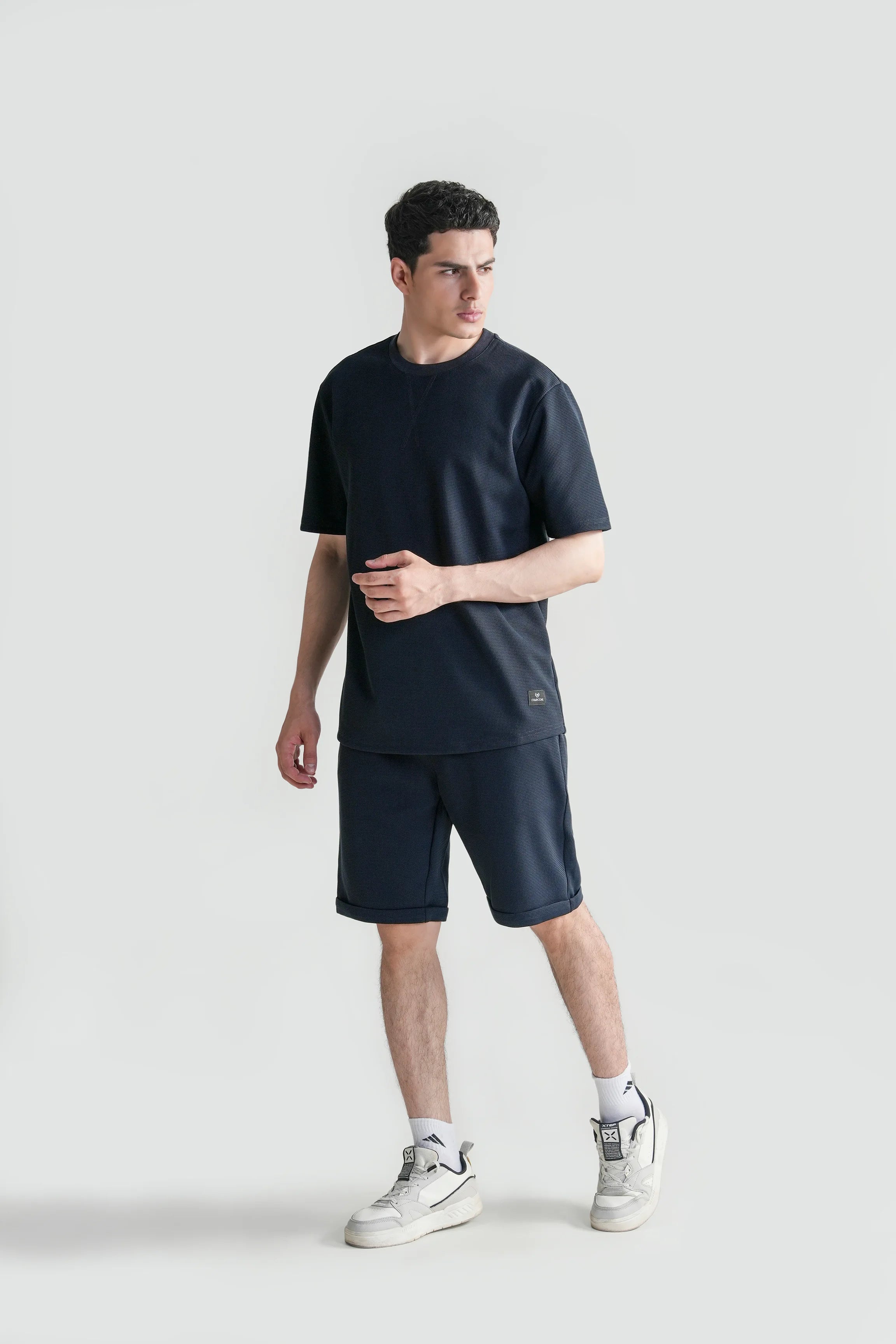 Navy oversized crew neck T-shirt with straight hem and small chest logo detail