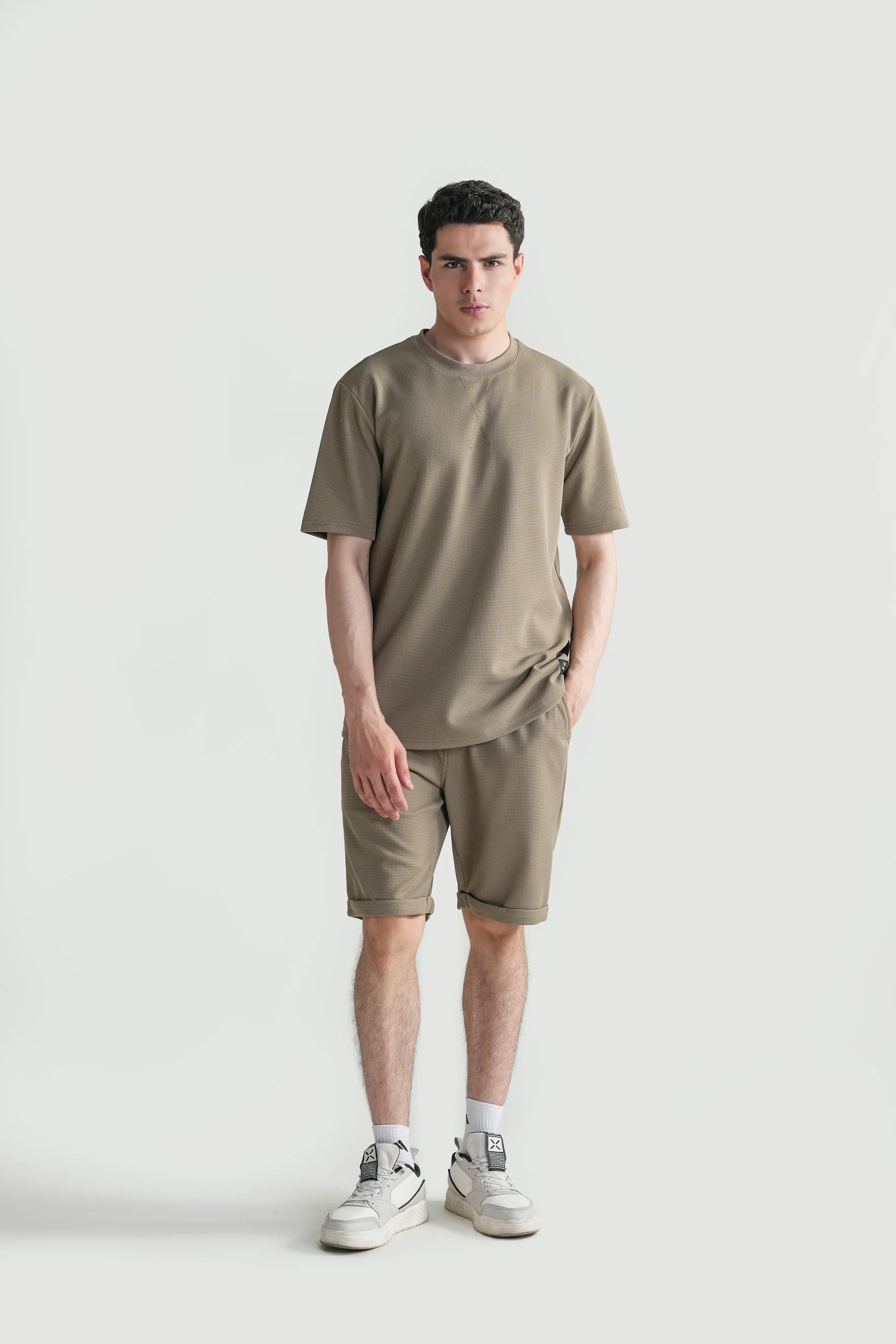 Oversized crew neck T-shirt in muted green, short sleeves and straight hem