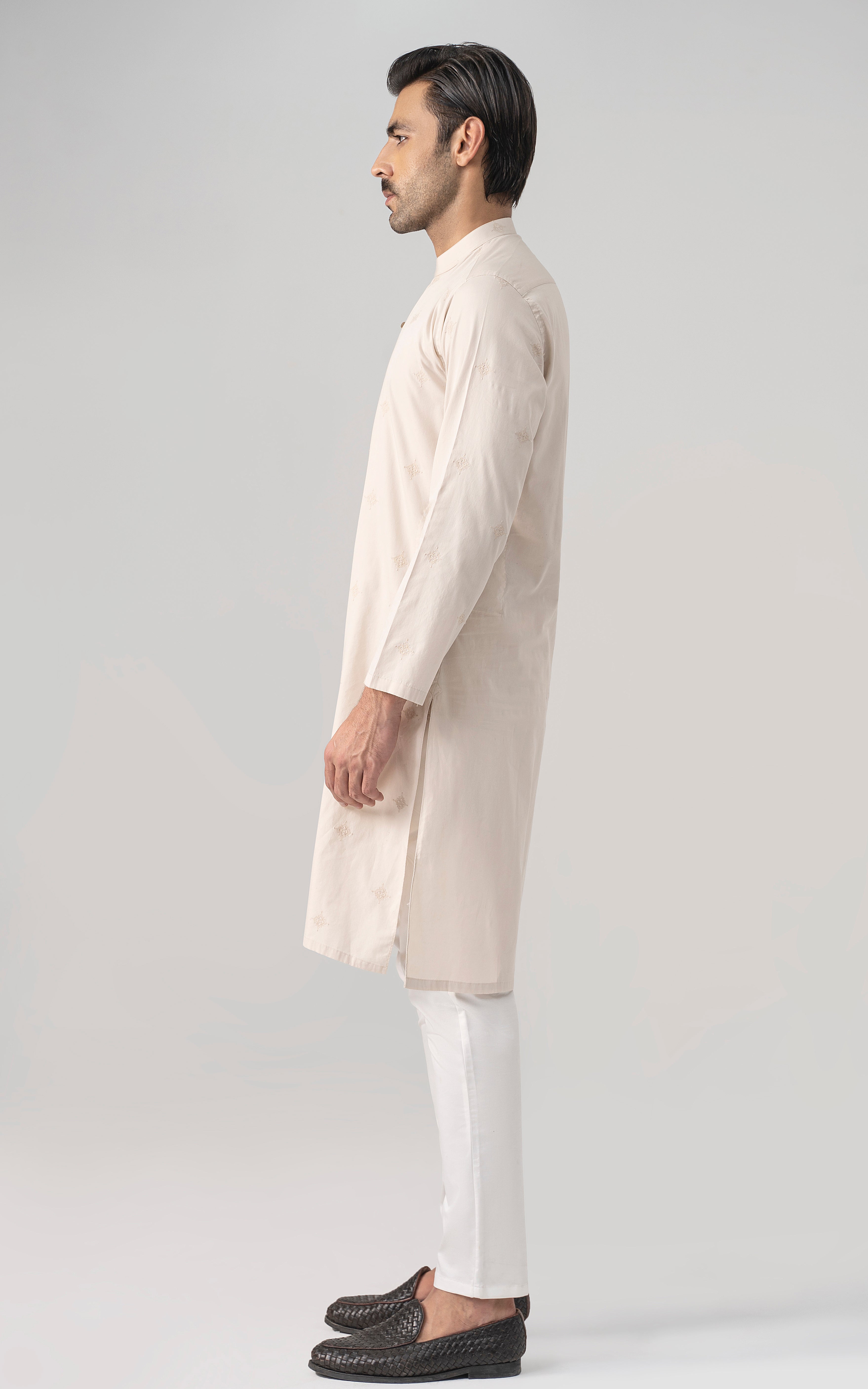 SPRAY EMBROIDERED KURTA- SIGNATURE COLLECTION LVORY