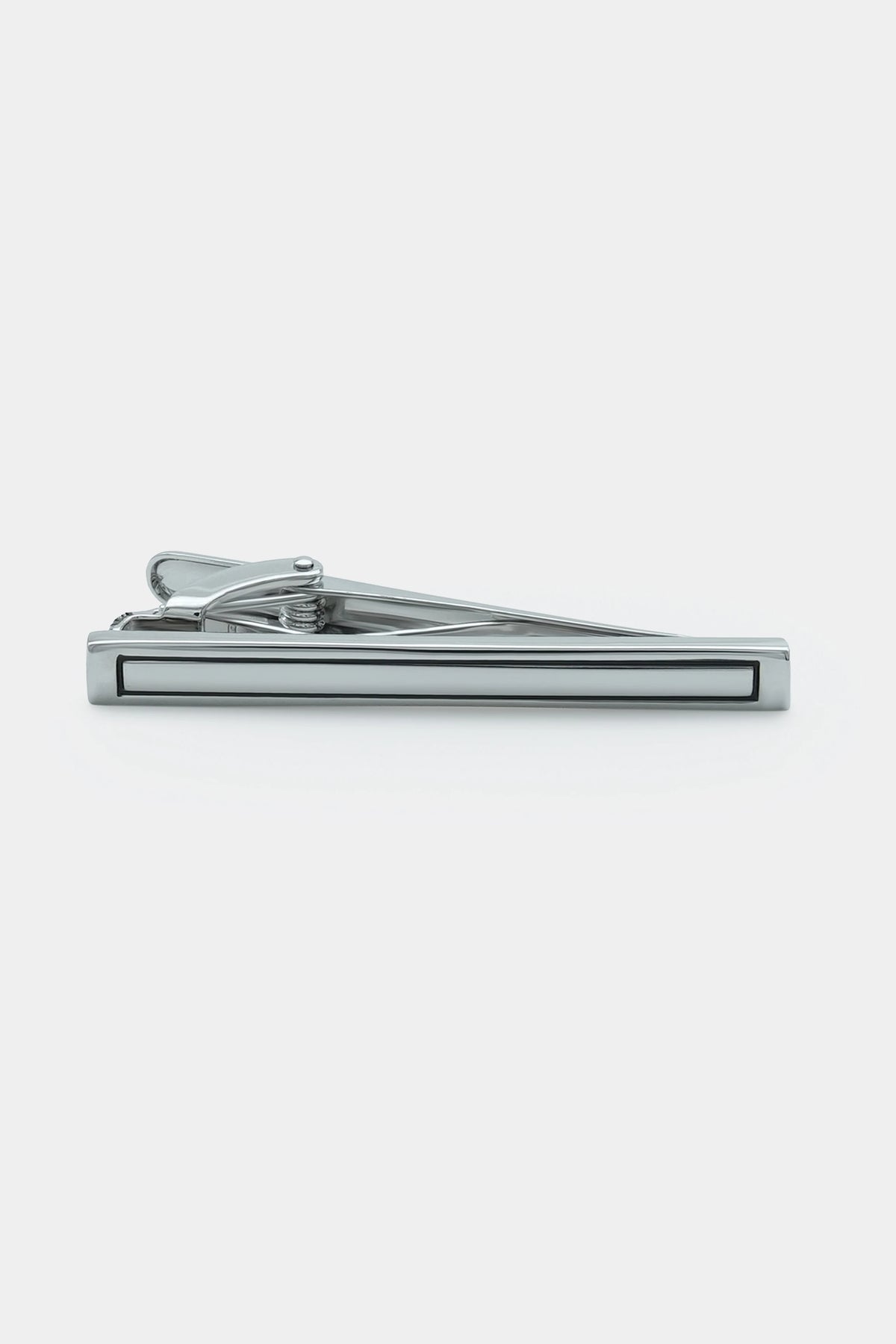 Silver tie pin with long rectangular bar and central hinged clasp