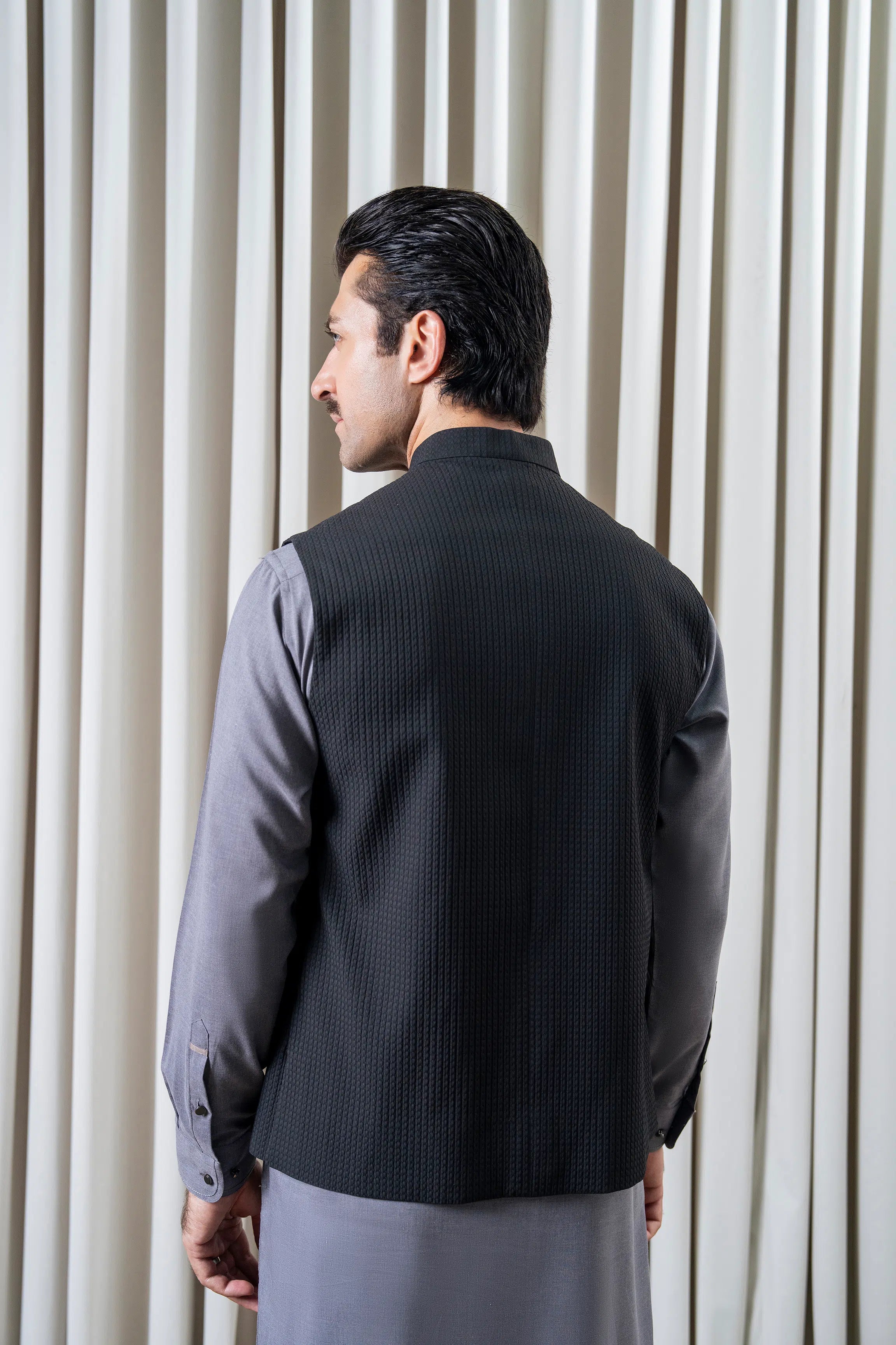 JACQUARD TEXTURED WAISTCOAT | SIGNATURE COLLECTION BLACK