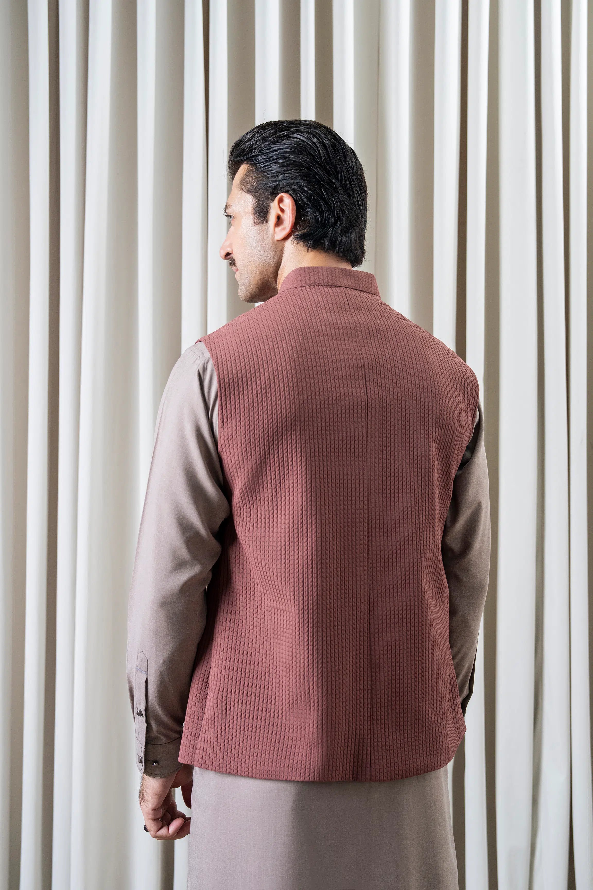 JACQUARD TEXTURED WAISTCOAT | SIGNATURE COLLECTION CORAL
