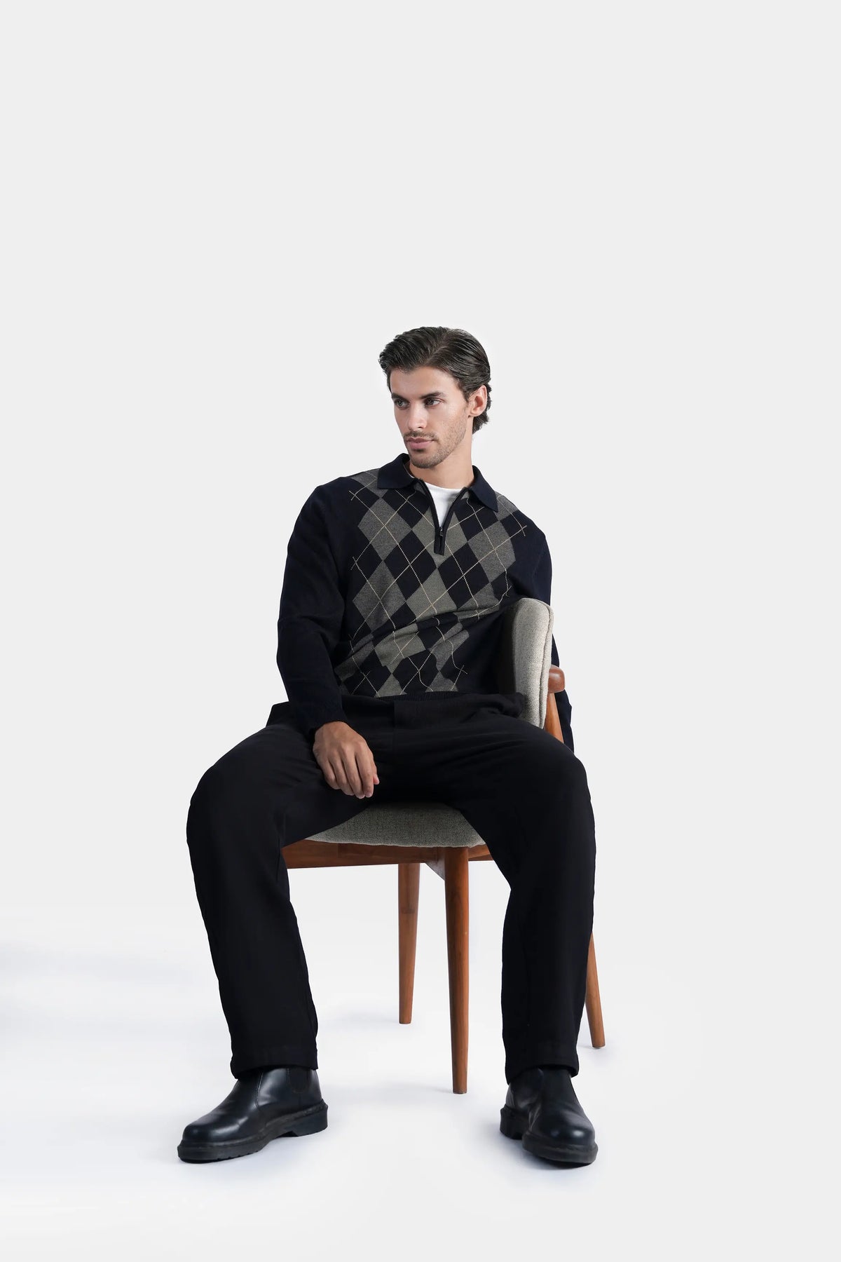 Men's black argyle knitted crew-neck sweater with long sleeves