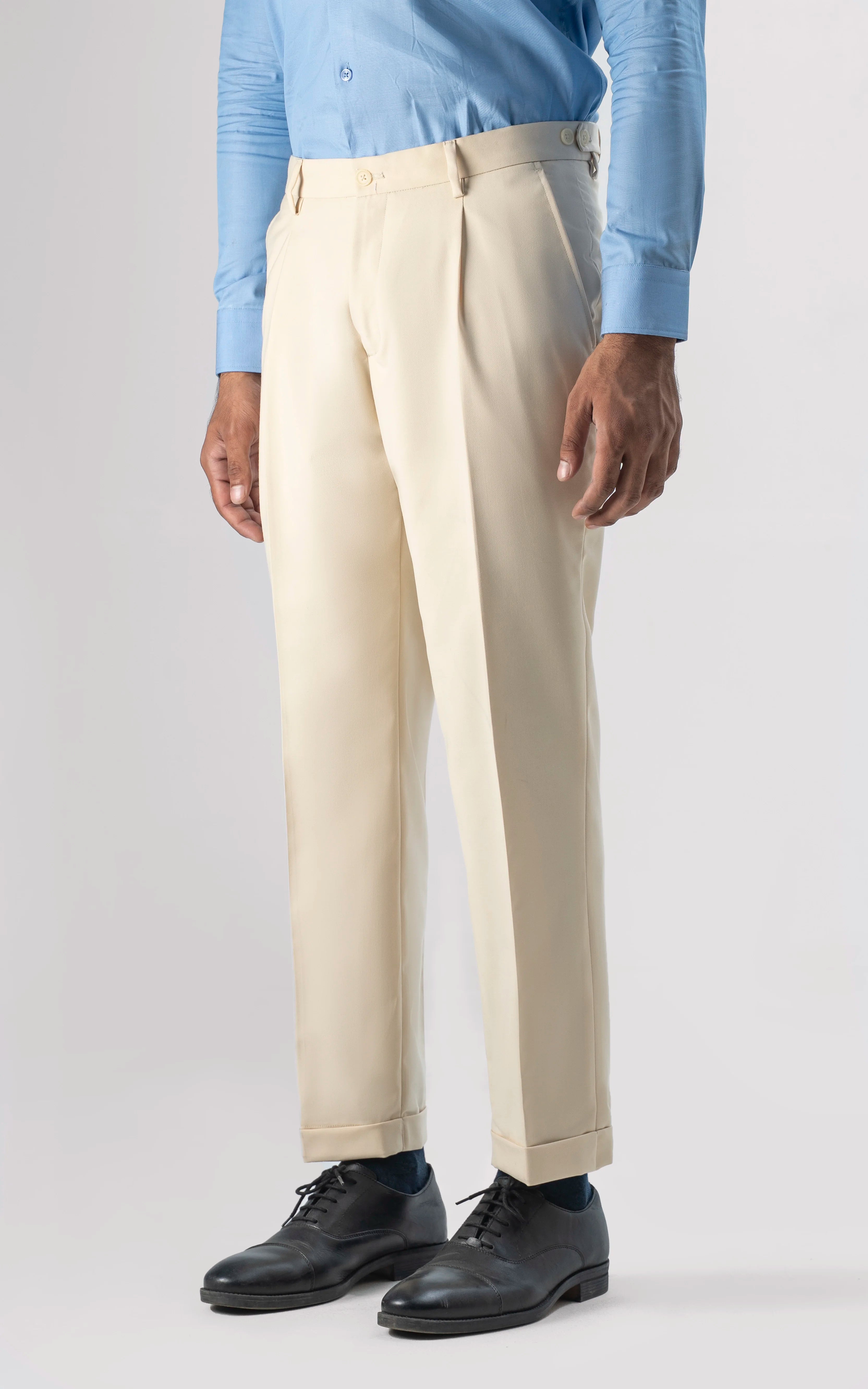 Adjustable Pleated Pant Off white