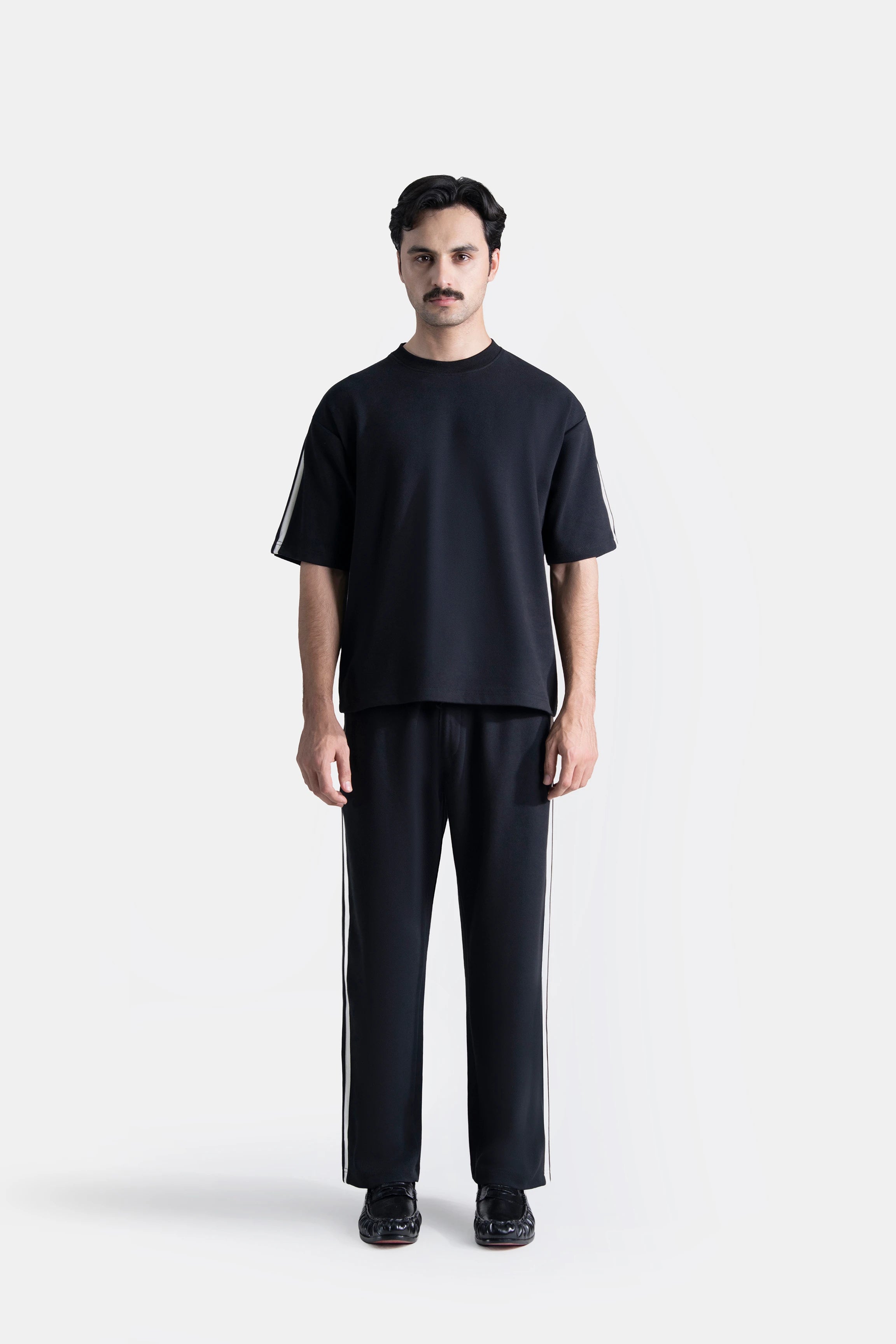 OVERSIZE T SHIRT  BLACK
